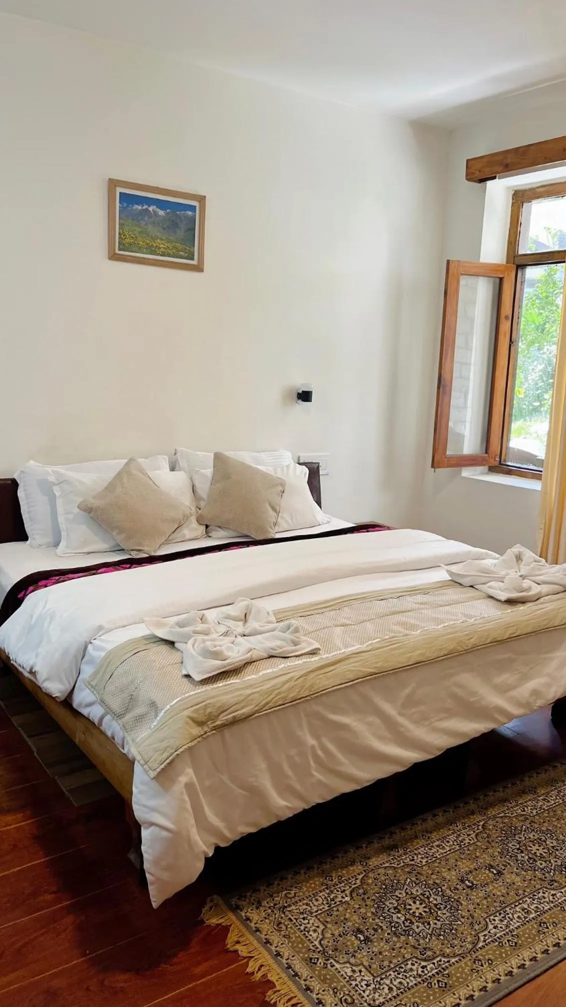 Bedroom, Bed in Tourist Hotel 10 minutes walking distance from the mall
