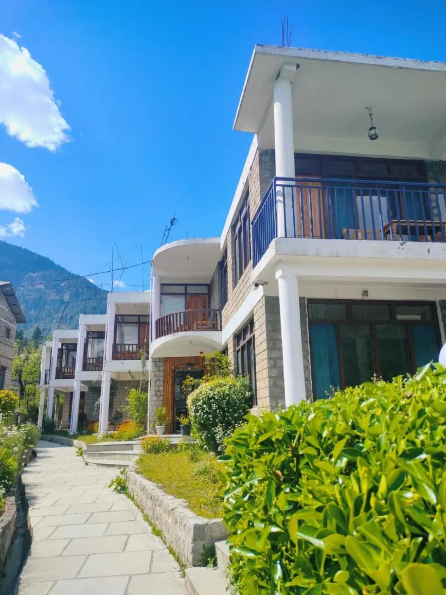 Facade/entrance in Tourist Hotel 10 minutes walking distance from the mall