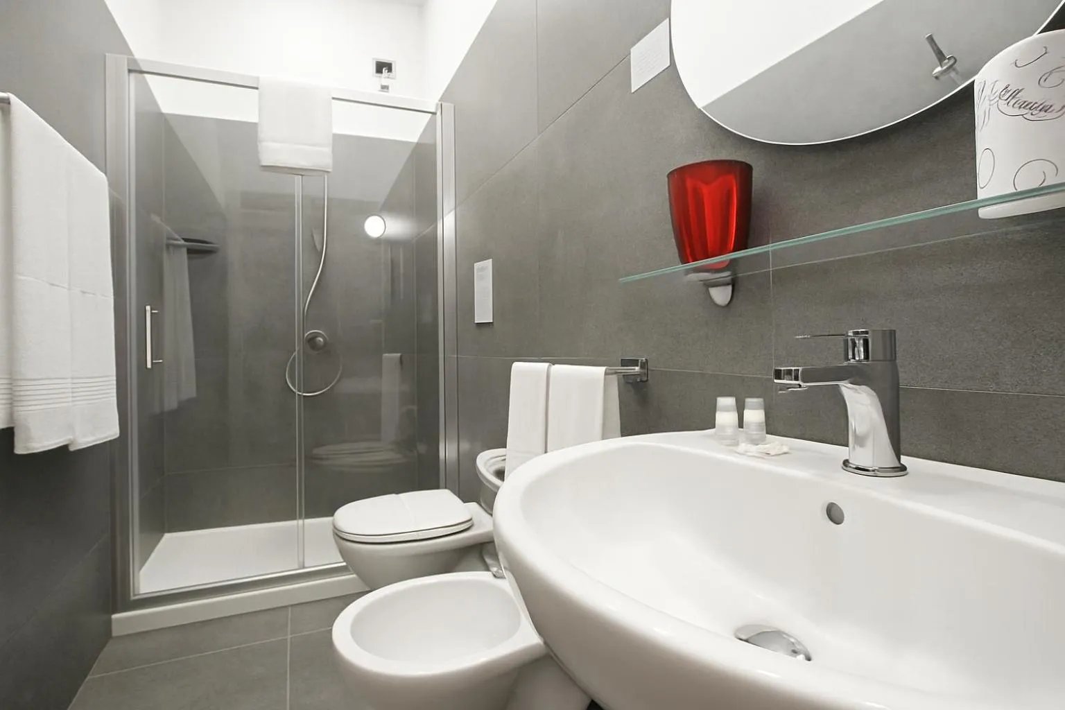 Shower in Piazza Carità