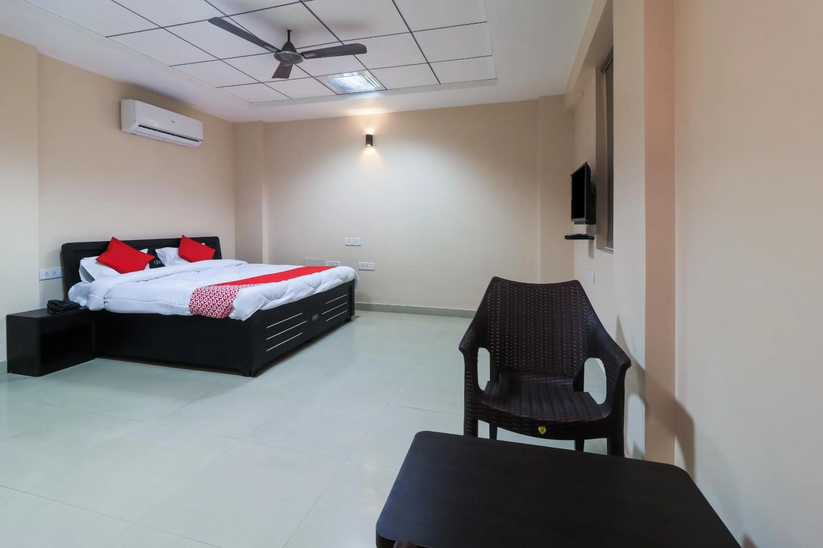 Bedroom, Bed in Hotel O Focus Elite