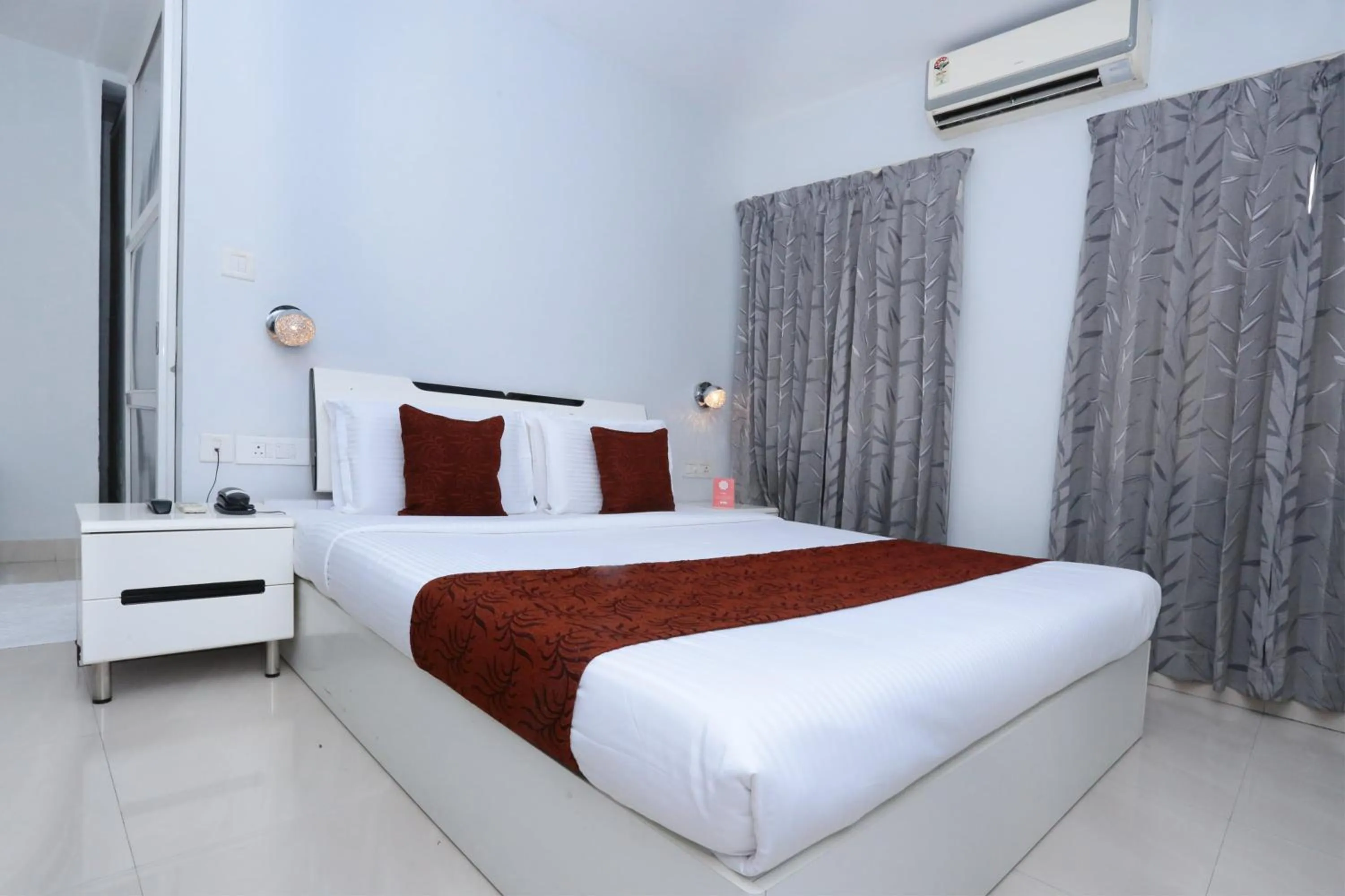Bedroom, Bed in Super Townhouse Malabar Illam