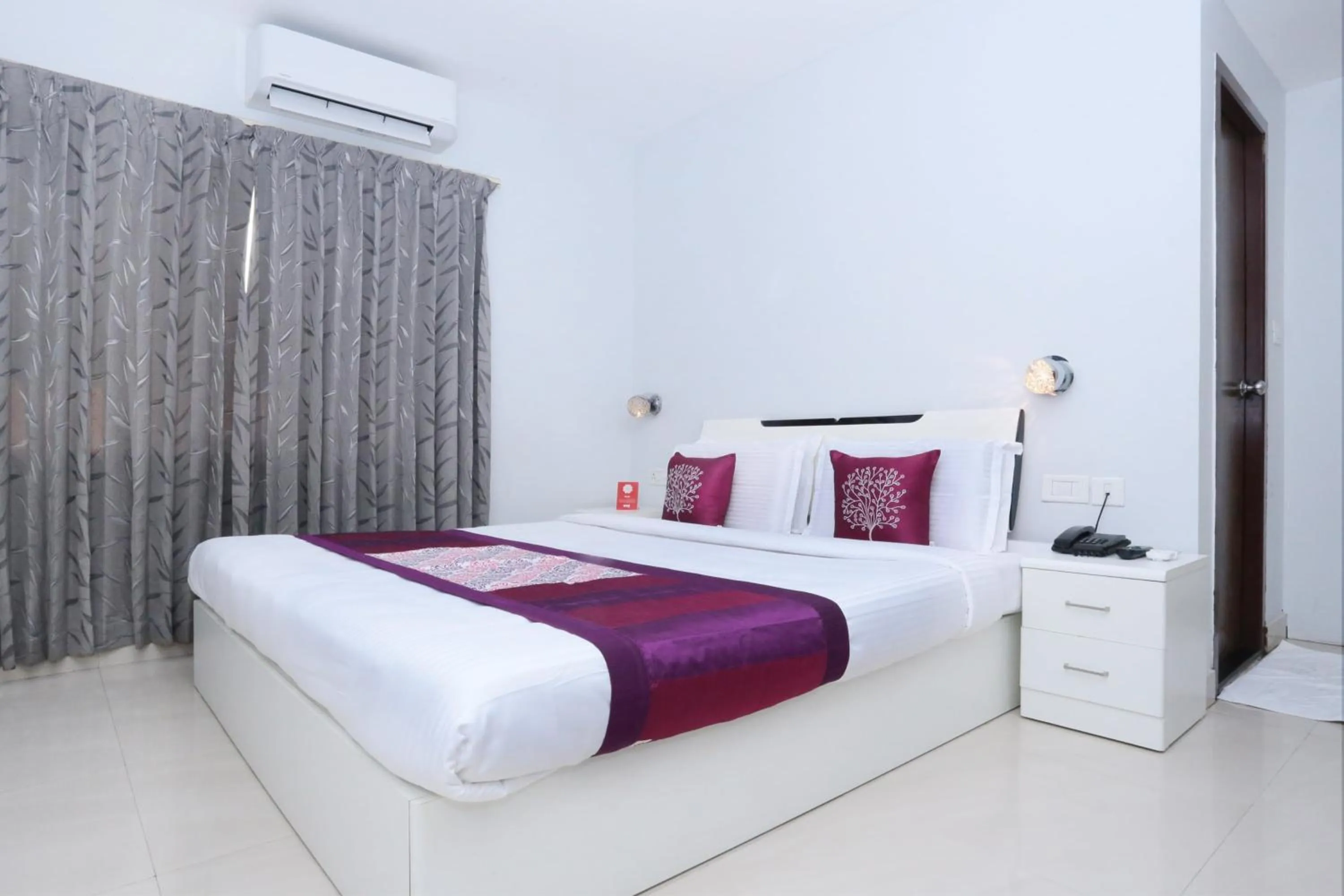 Bedroom, Bed in Super Townhouse Malabar Illam