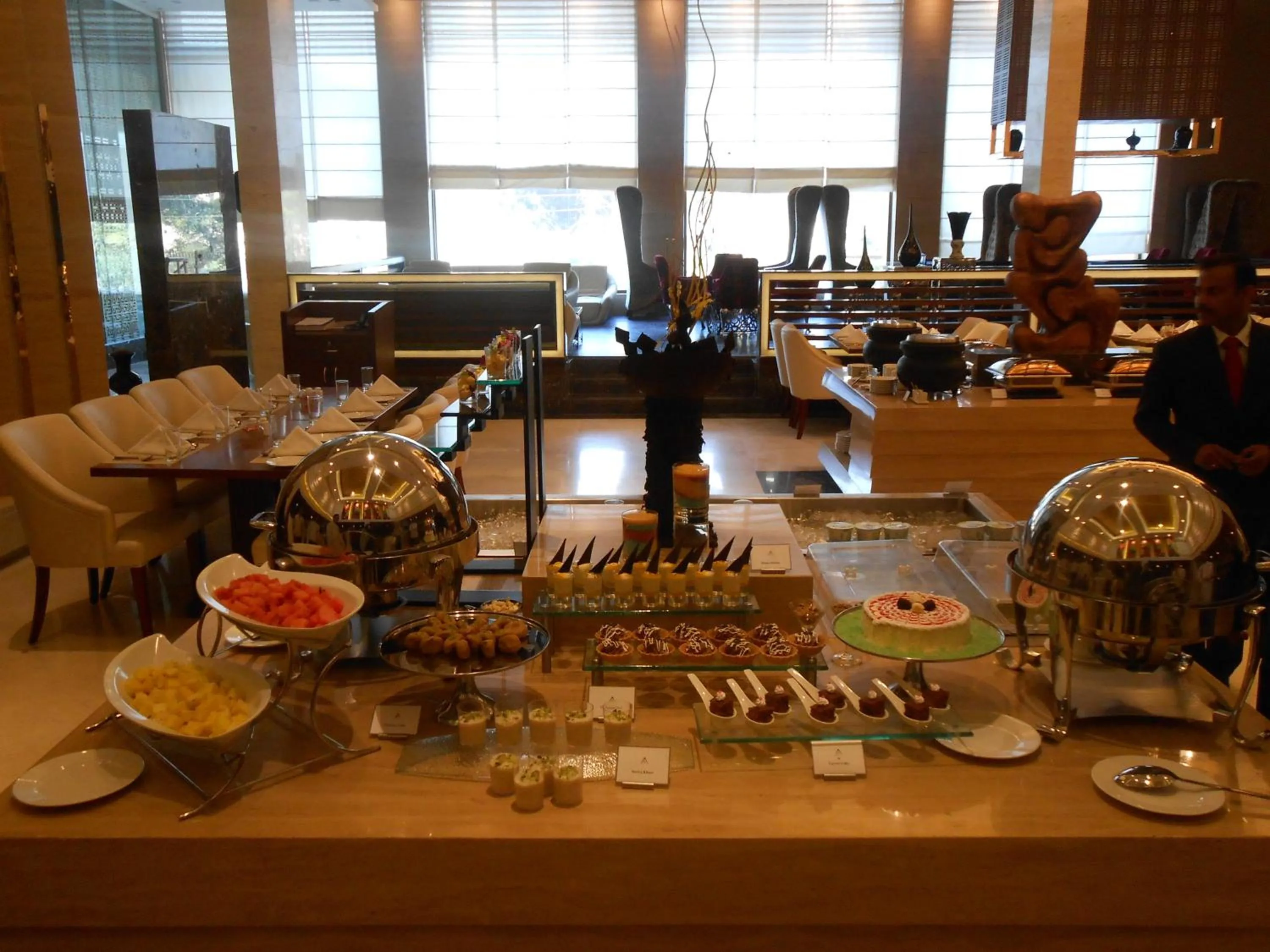 Restaurant/places to eat in Park Ascent