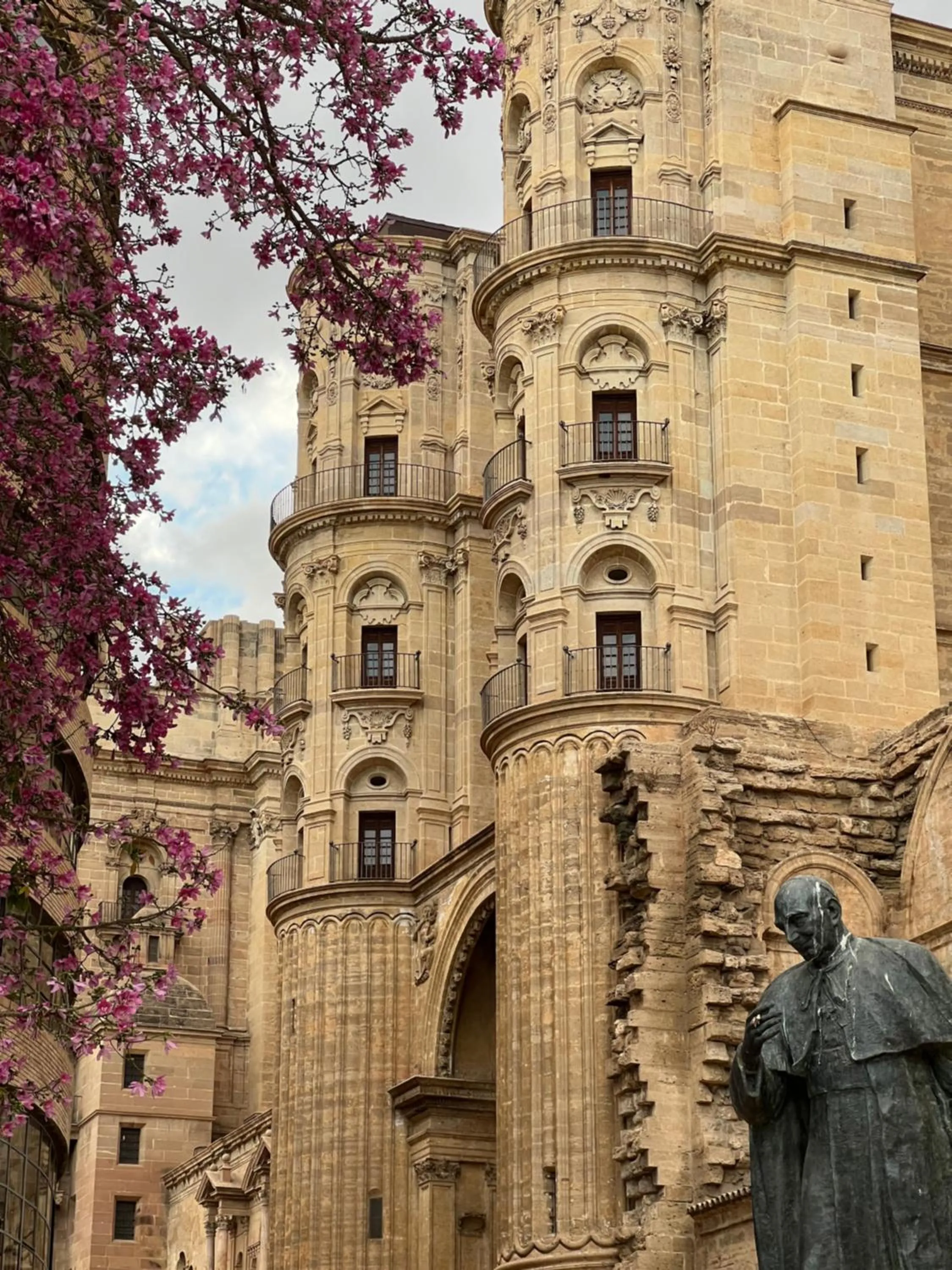 Quiet street view in Suite Premium - Cathedral of Malaga