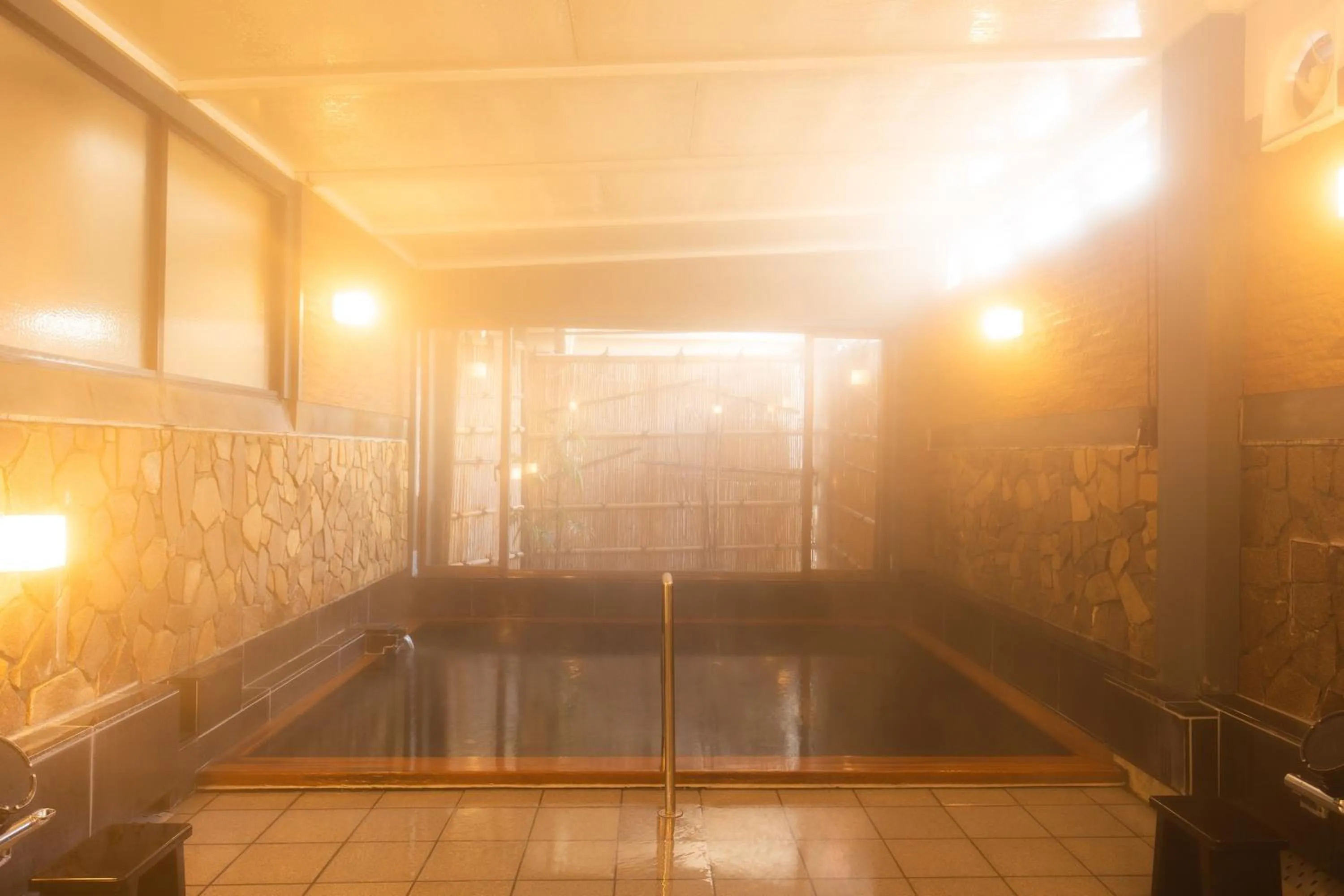 Public Bath in Kona Stay Bicycle Resort