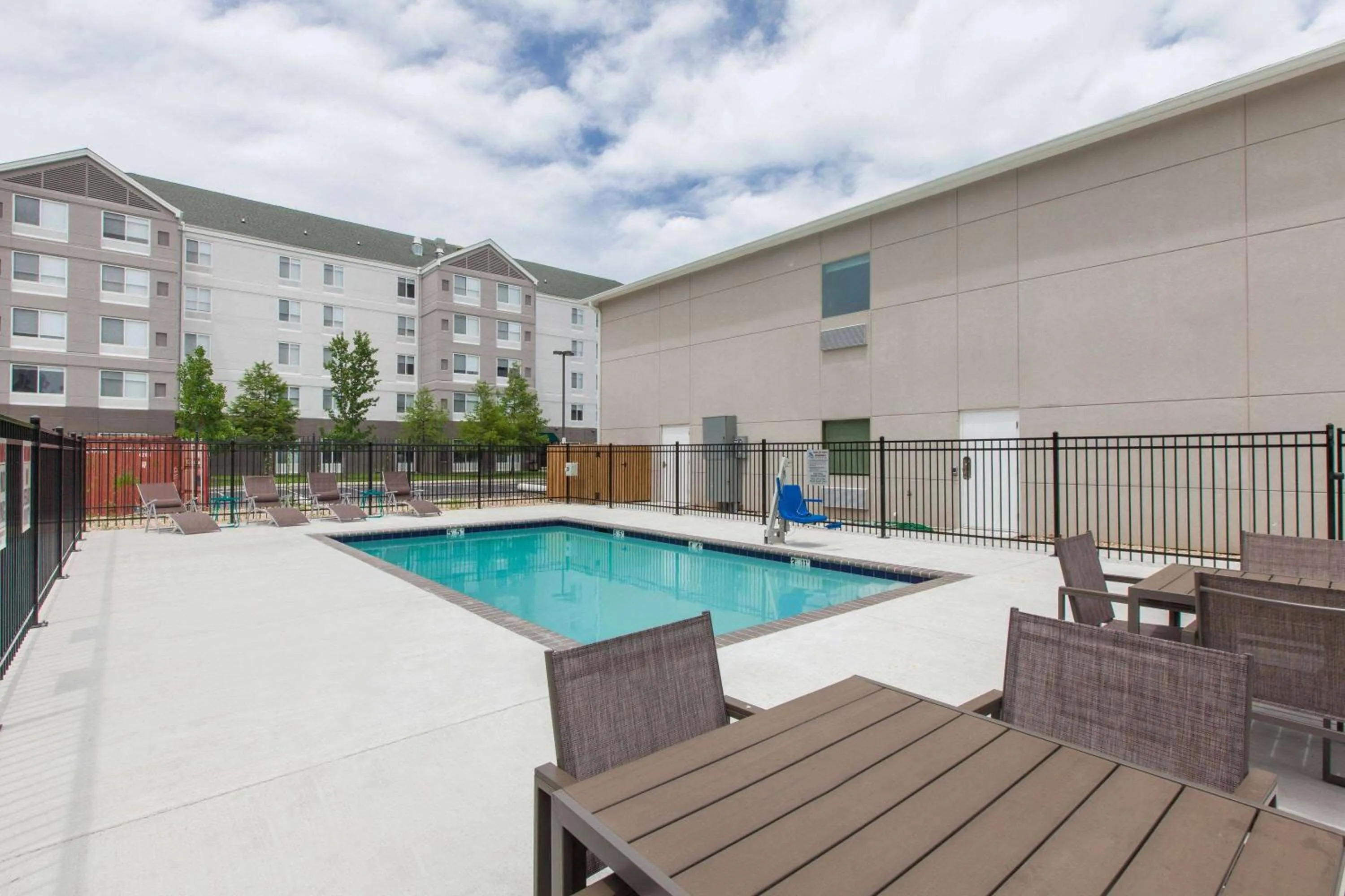 Pool view in Days Inn by Wyndham Baton Rouge Airport