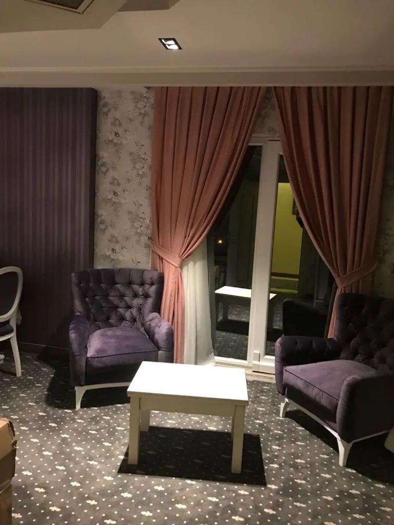 Seating area in Jolnar garden hotel