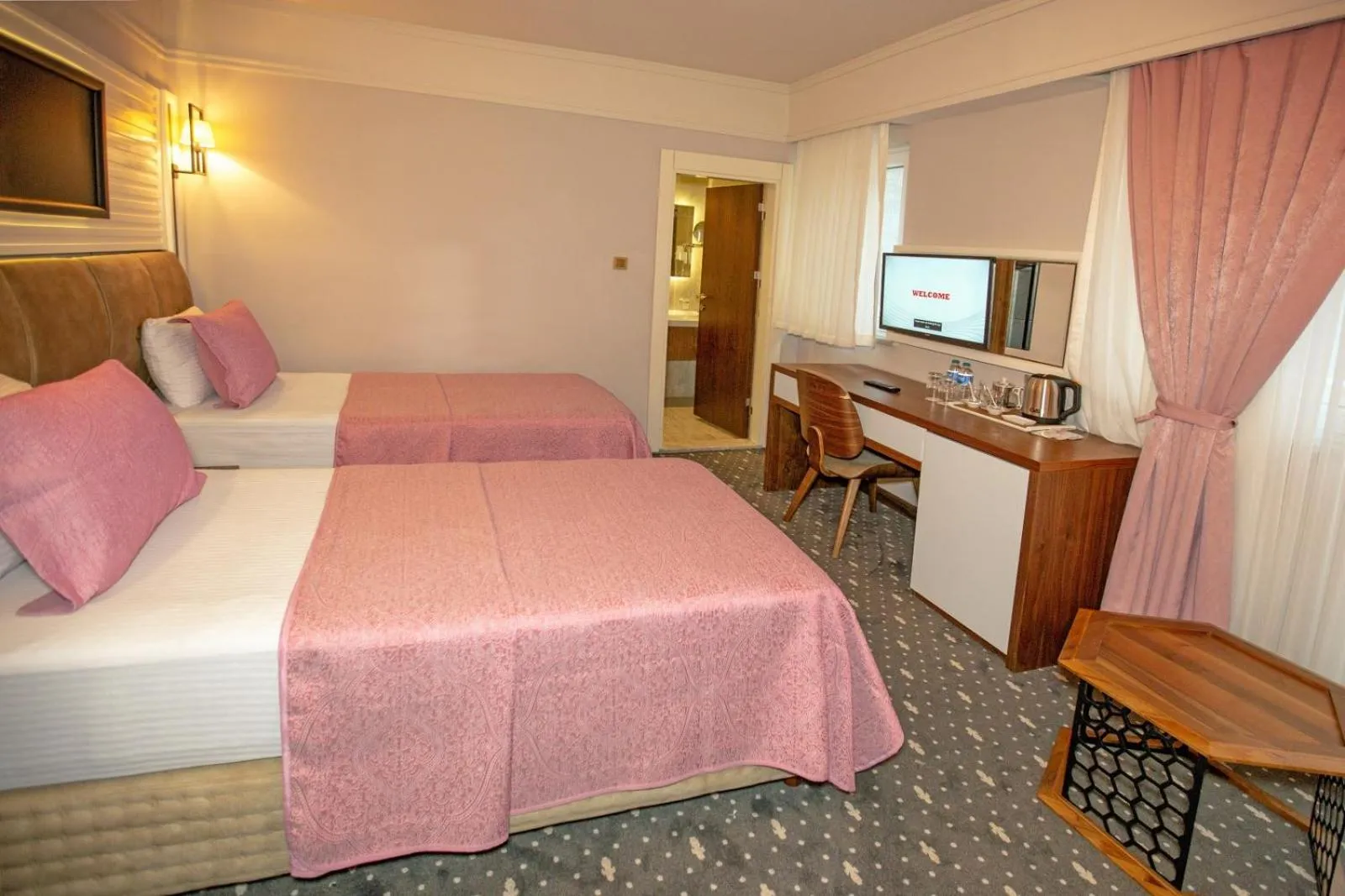 Photo of the whole room in Jolnar garden hotel