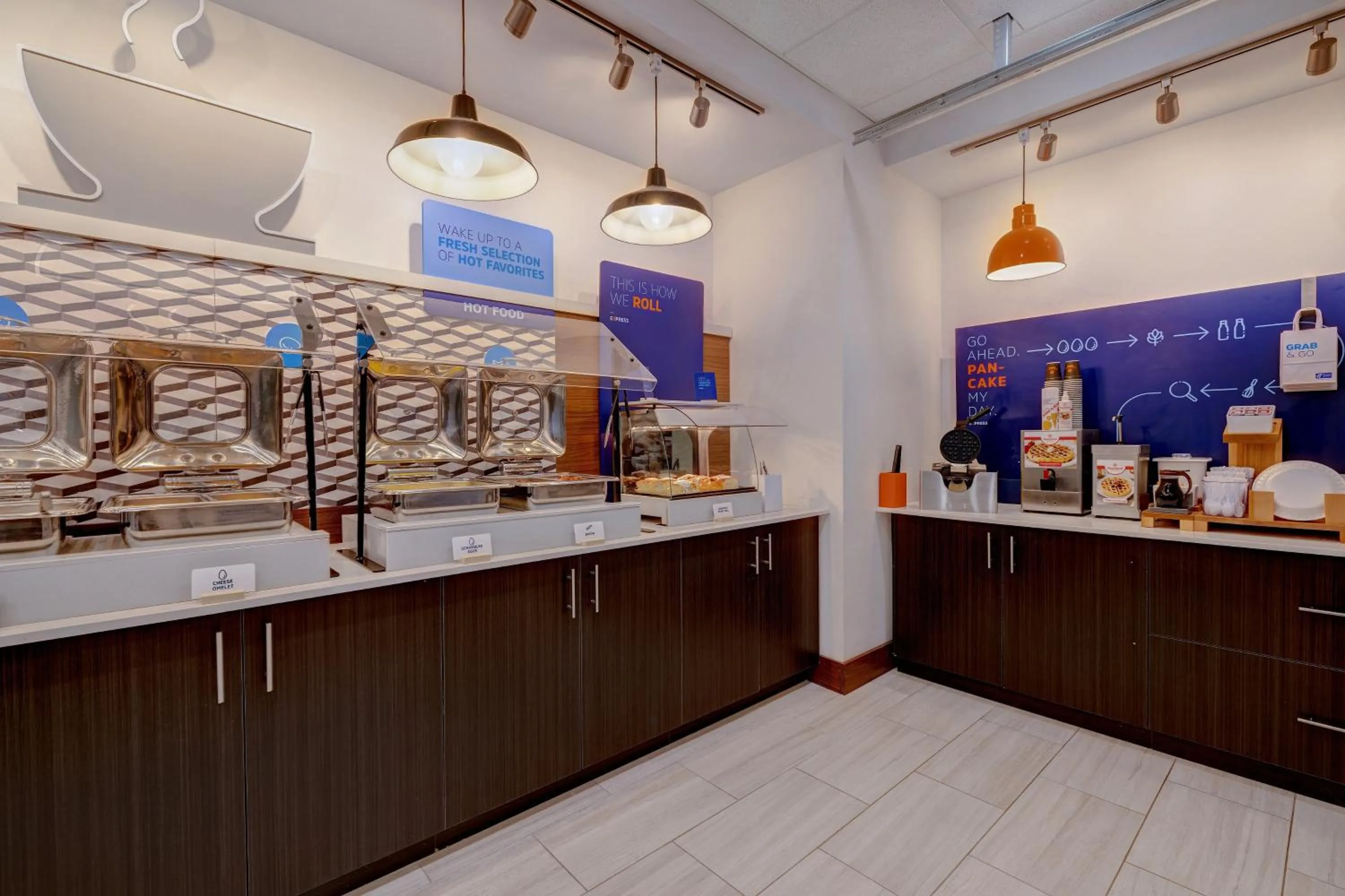 Breakfast in Holiday Inn Express & Suites - Brighton by IHG