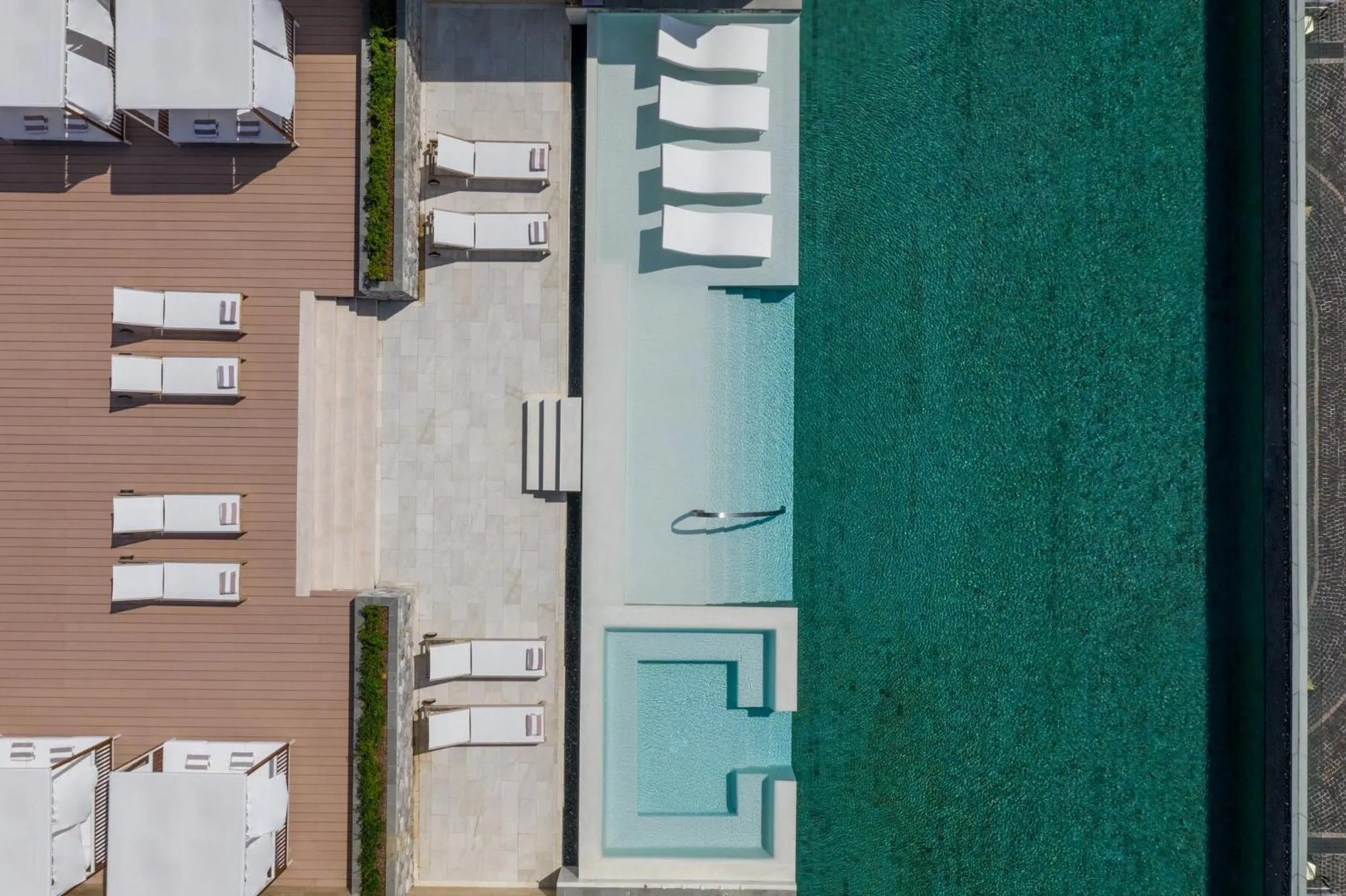 Swimming pool in InterContinental Phuket Resort by IHG
