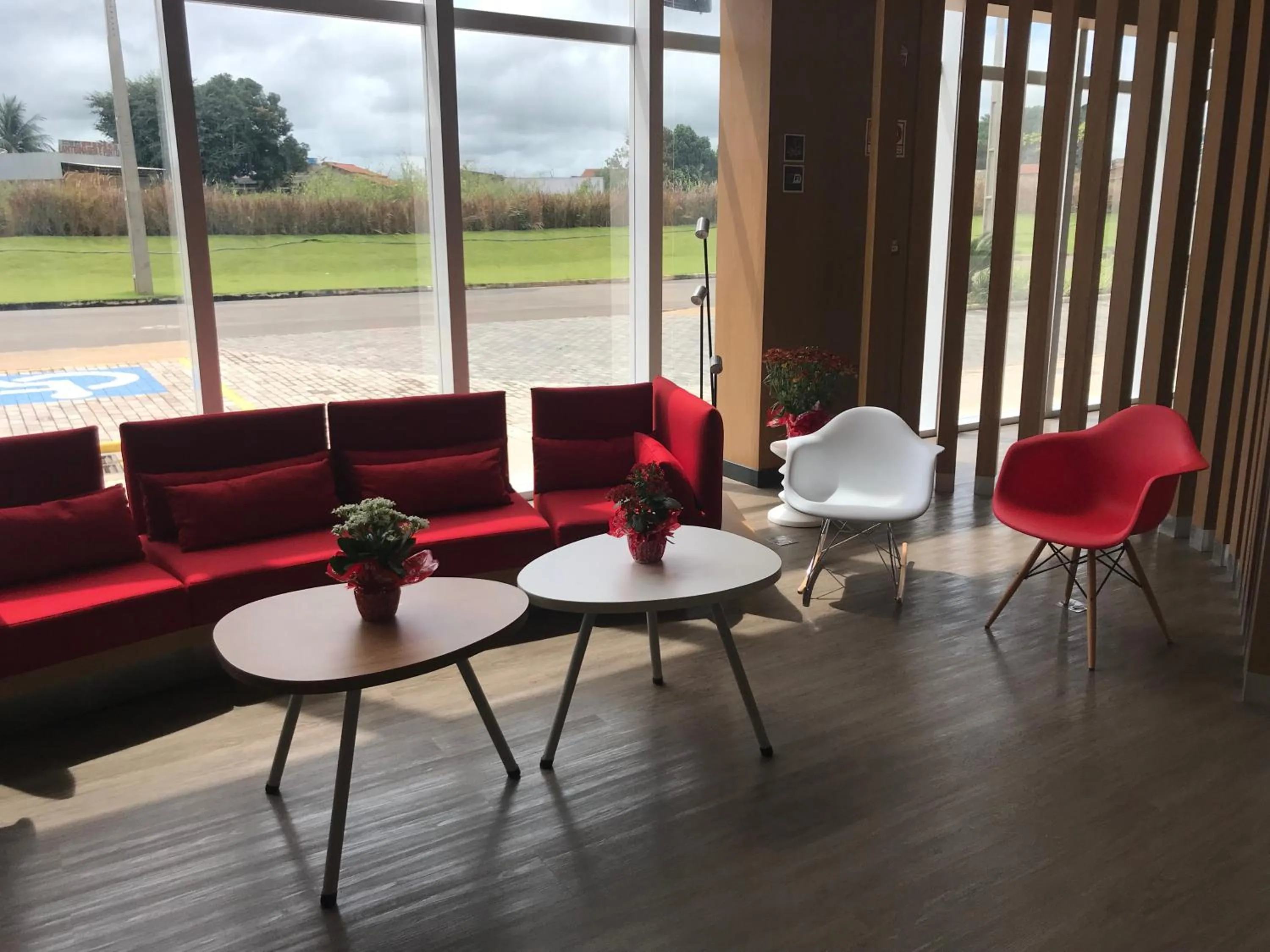 Seating area in ibis Parauapebas