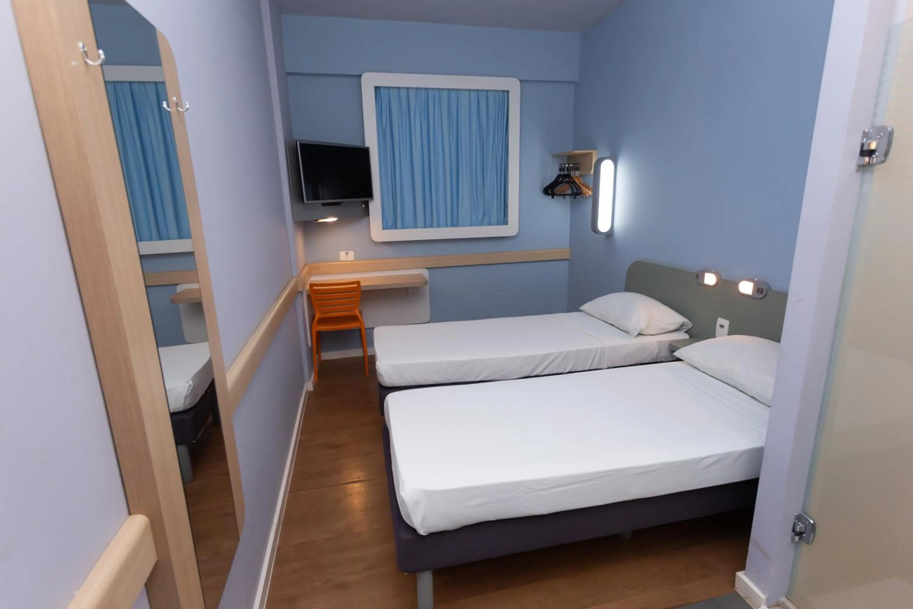 Property building, Bed in ibis budget Parauapebas