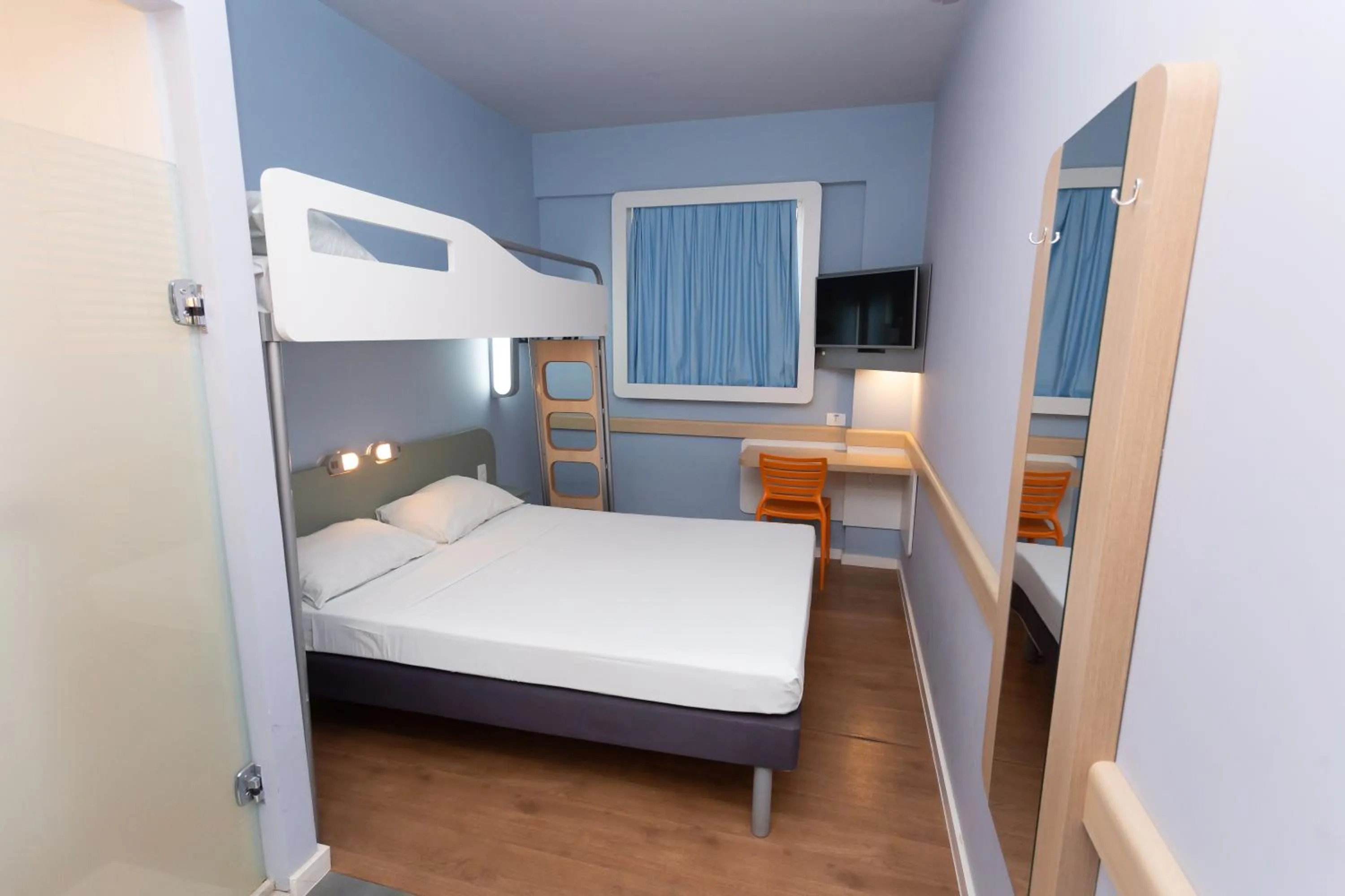 Property building, Bed in ibis budget Parauapebas