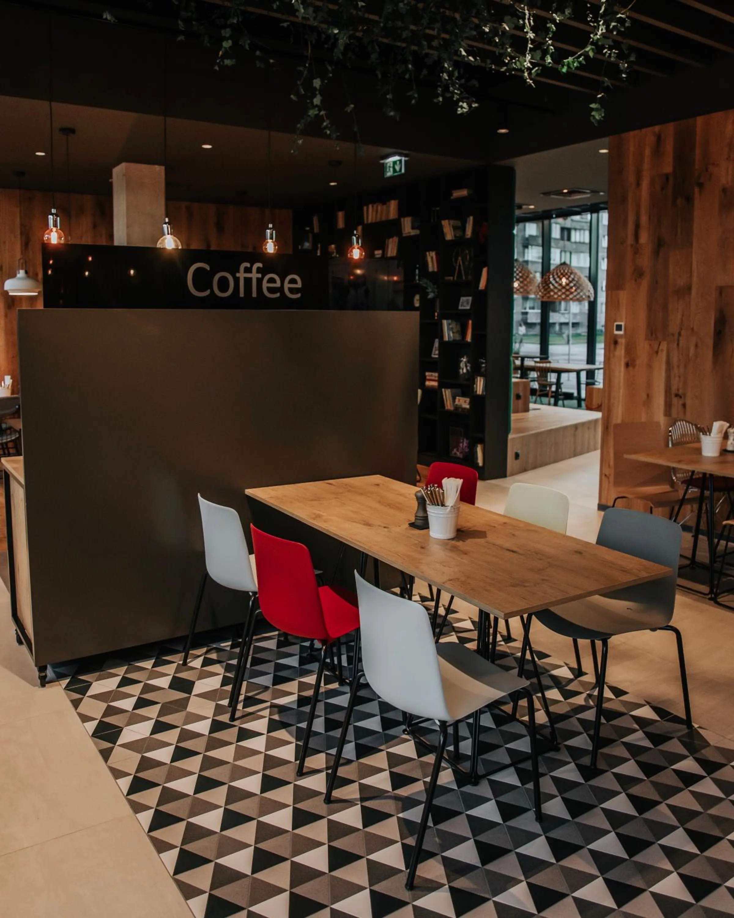 Restaurant/places to eat in ibis Tallinn Center