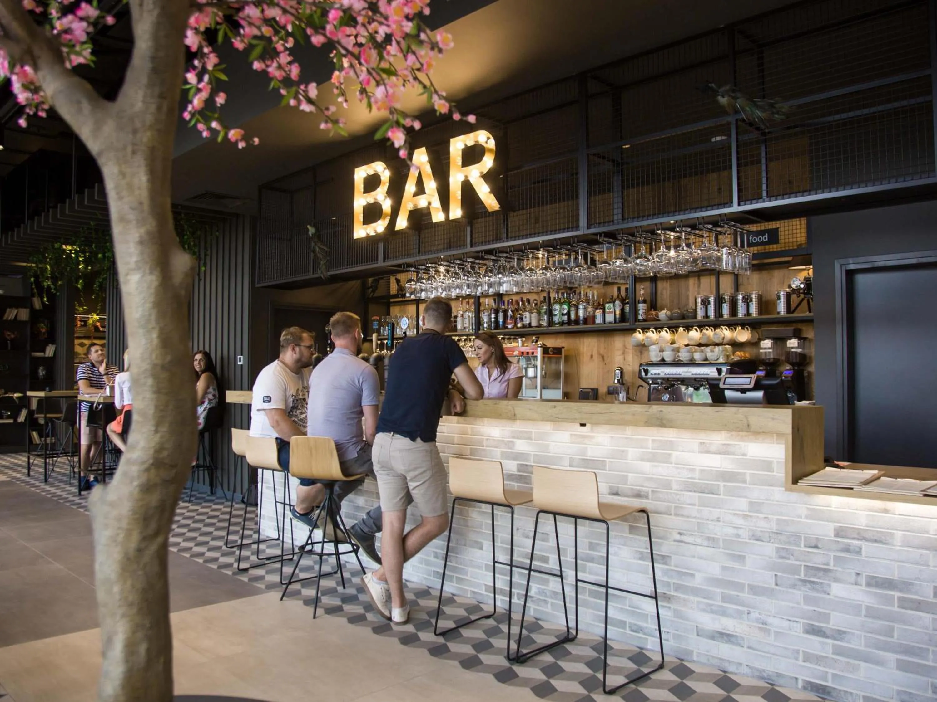 Lounge or bar in ibis Tallinn Center