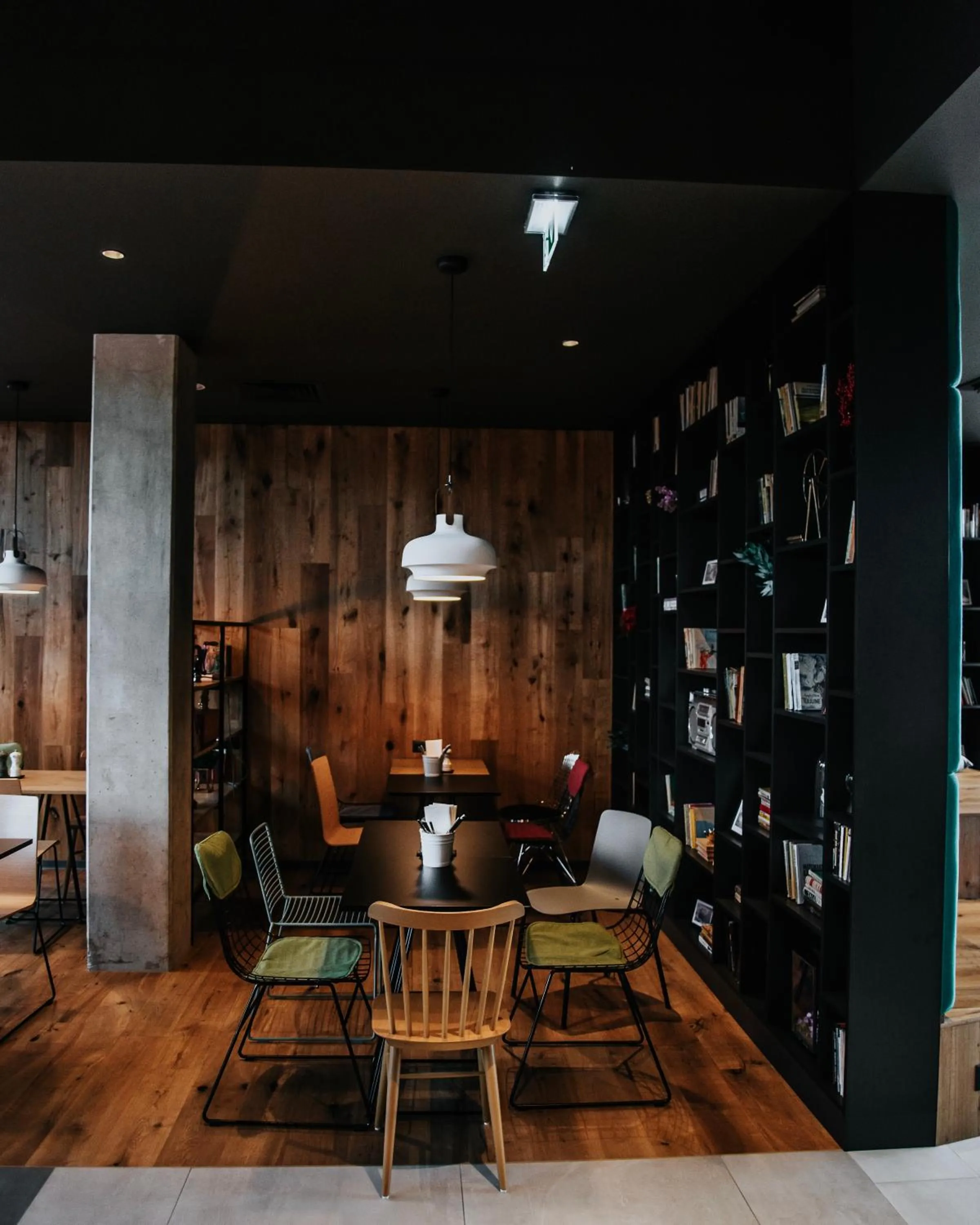 Restaurant/places to eat in ibis Tallinn Center