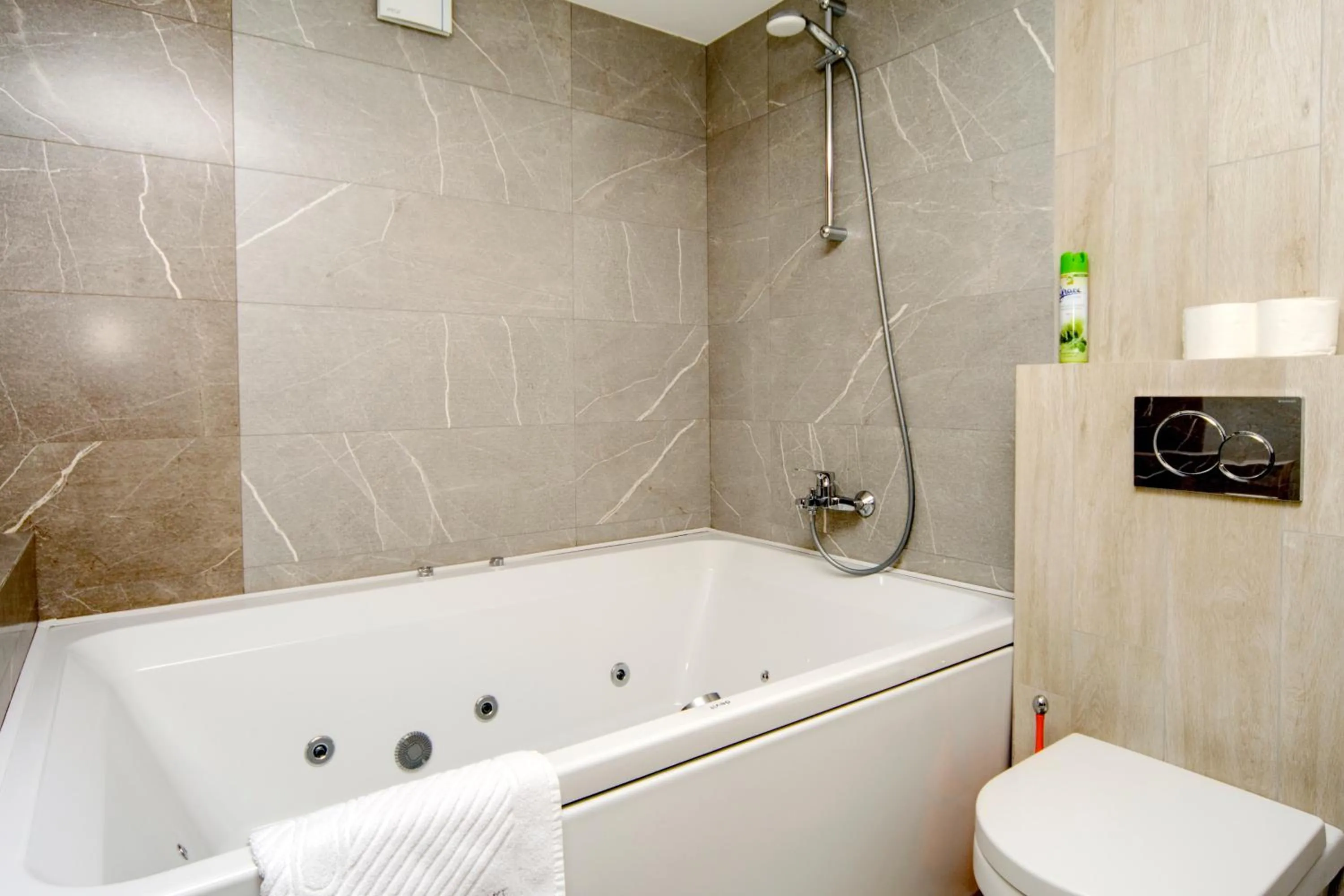 Shower in Arena Summit Apart Hotel