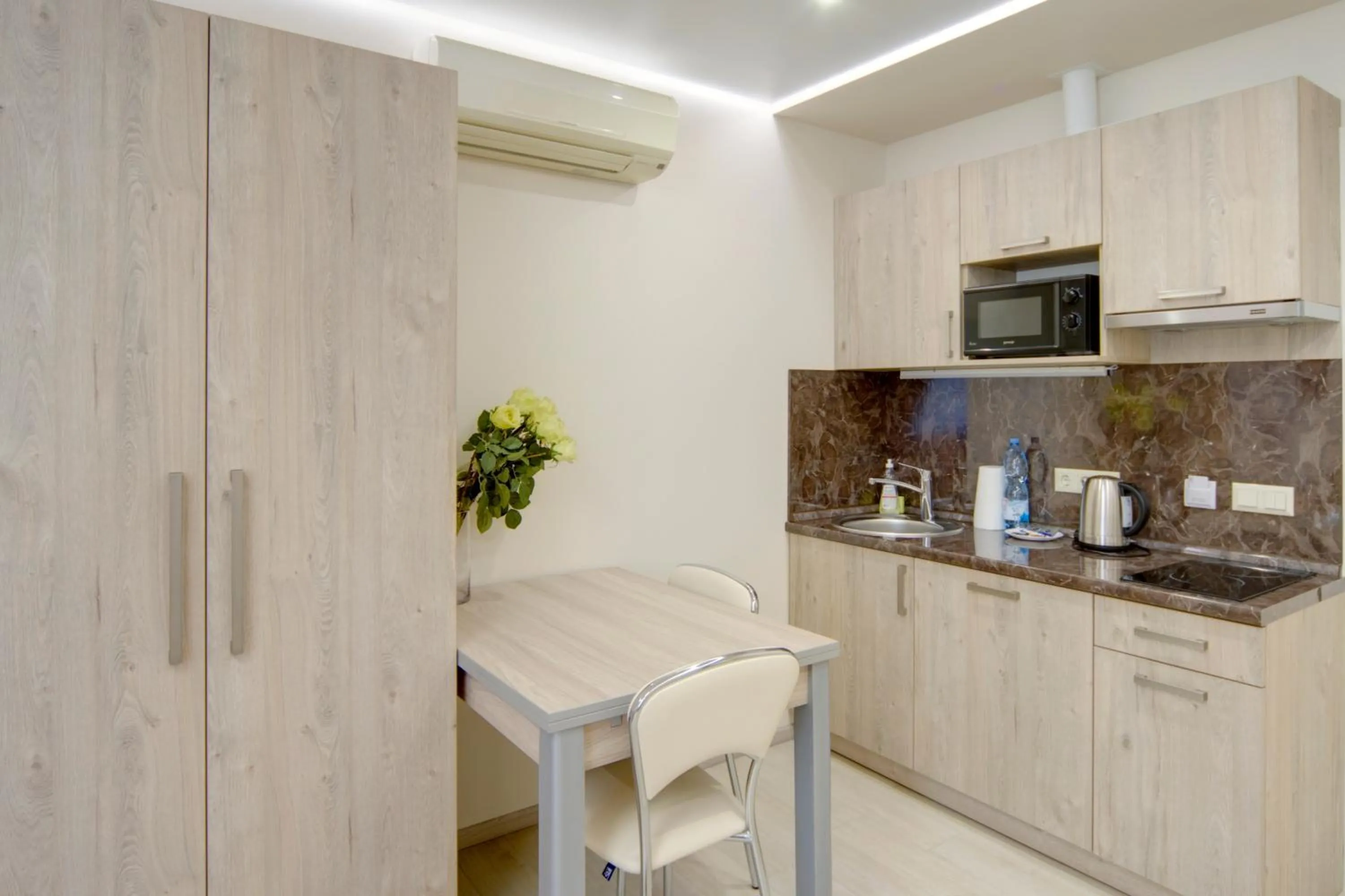 Coffee/tea facilities in Arena Summit Apart Hotel