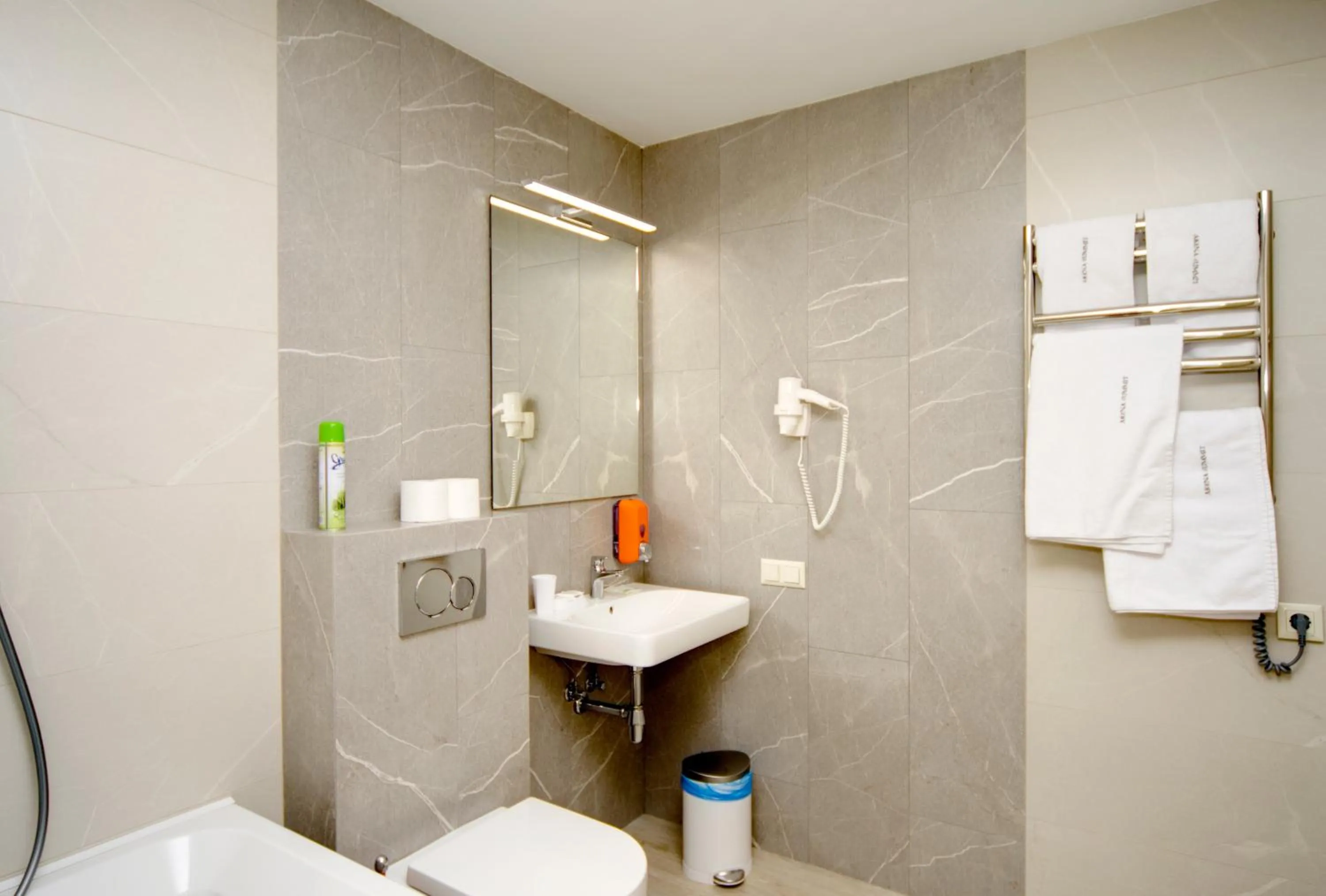 Shower in Arena Summit Apart Hotel