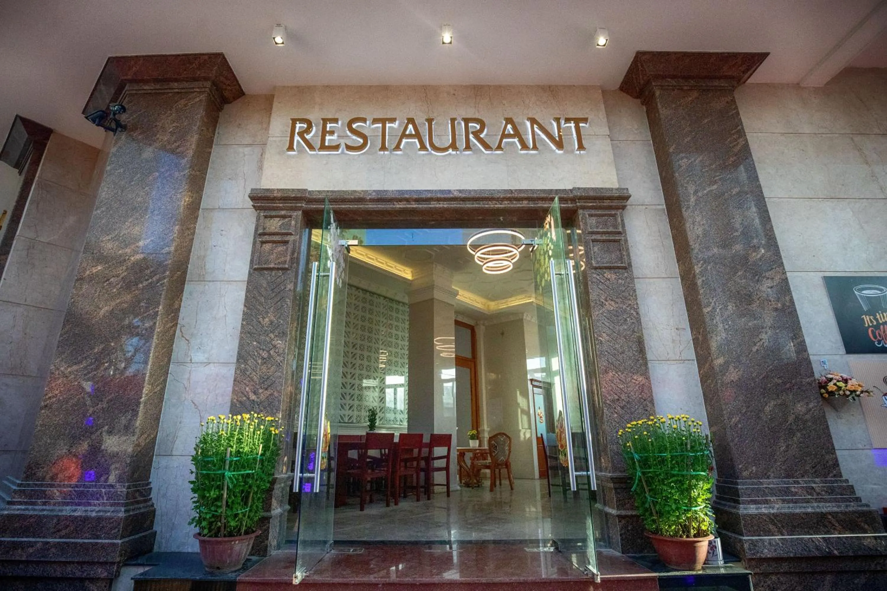 Restaurant/places to eat in La Castle