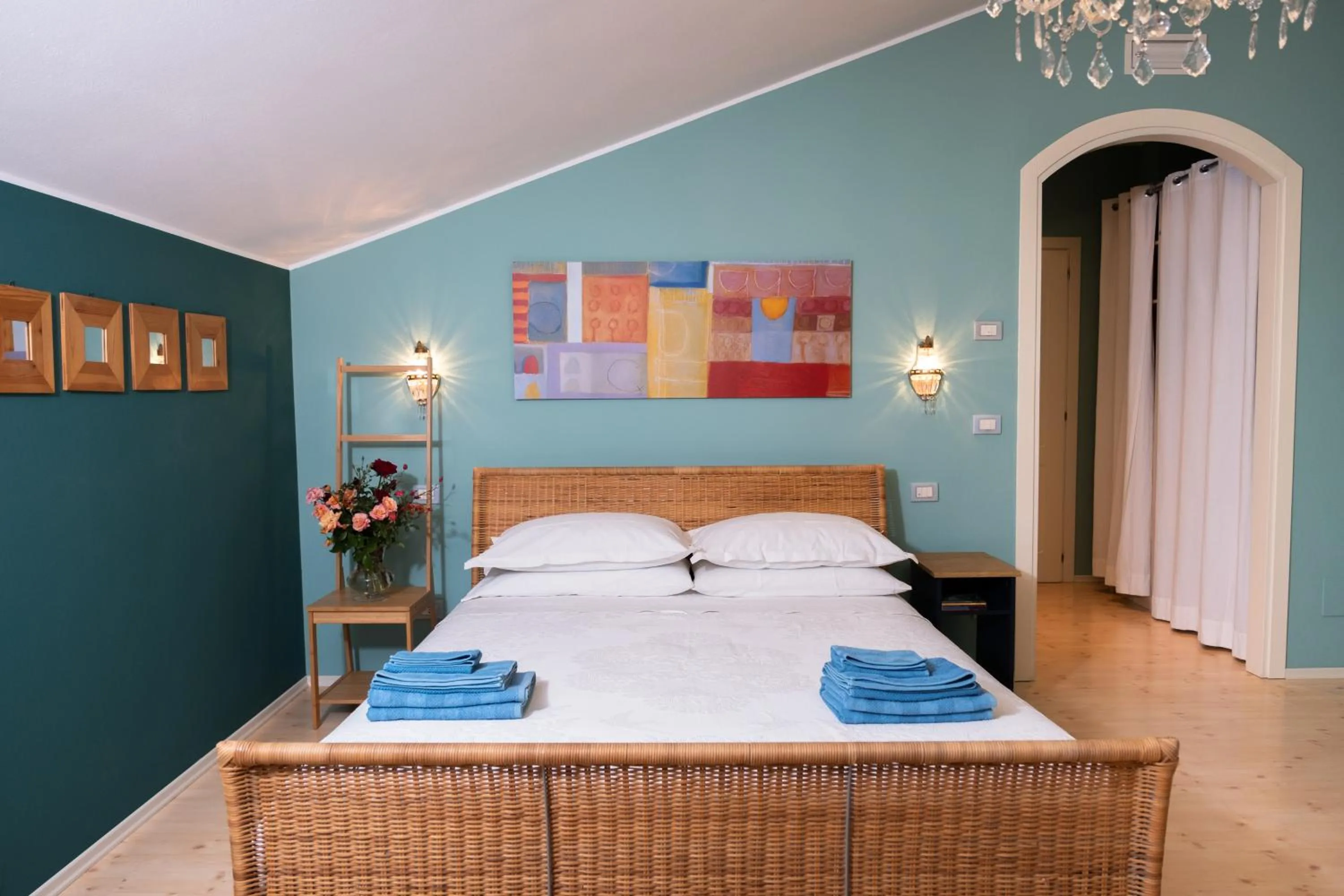 Photo of the whole room, Bed in Rosa Tea B&B