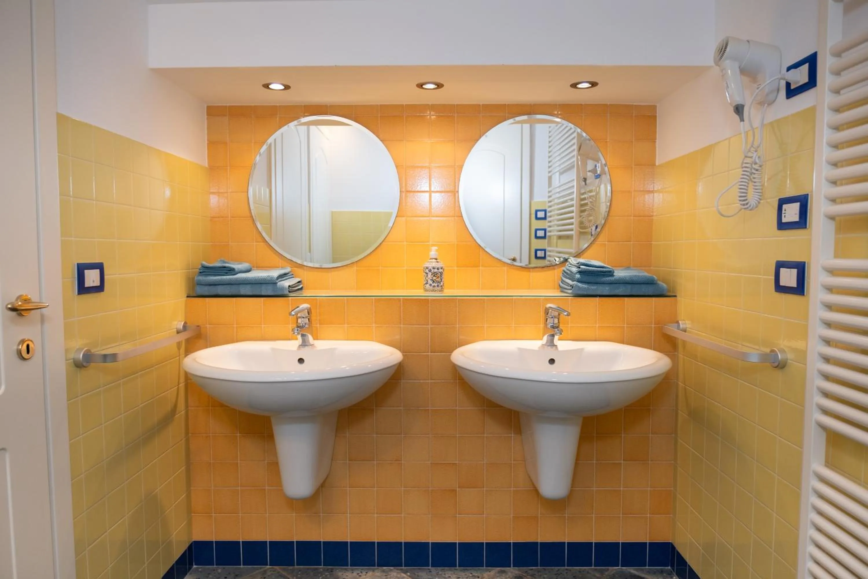 Bathroom in Rosa Tea B&B