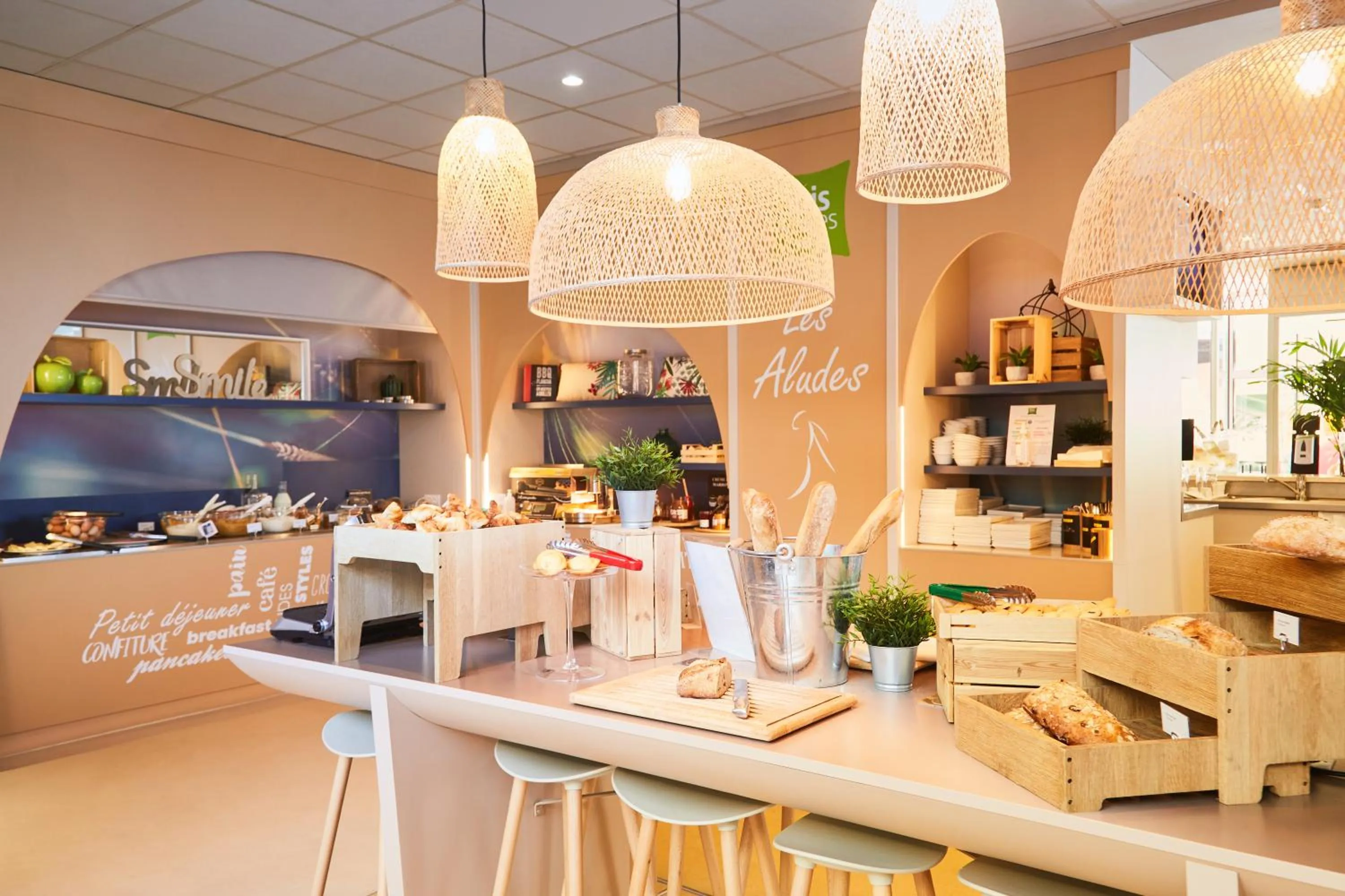 Breakfast in ibis Styles Toulon Centre Port