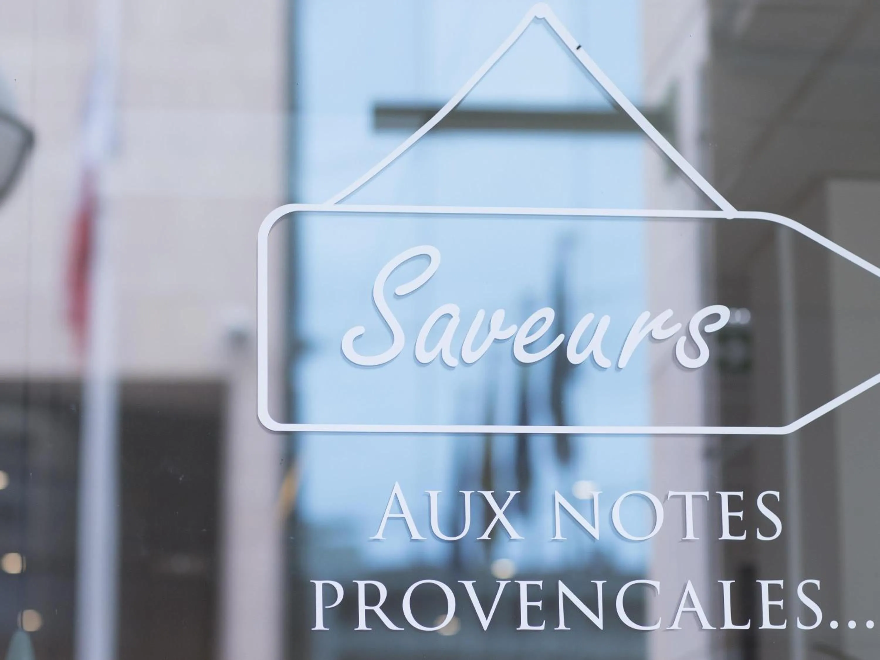 Lounge or bar in ibis Styles Toulon Centre Port