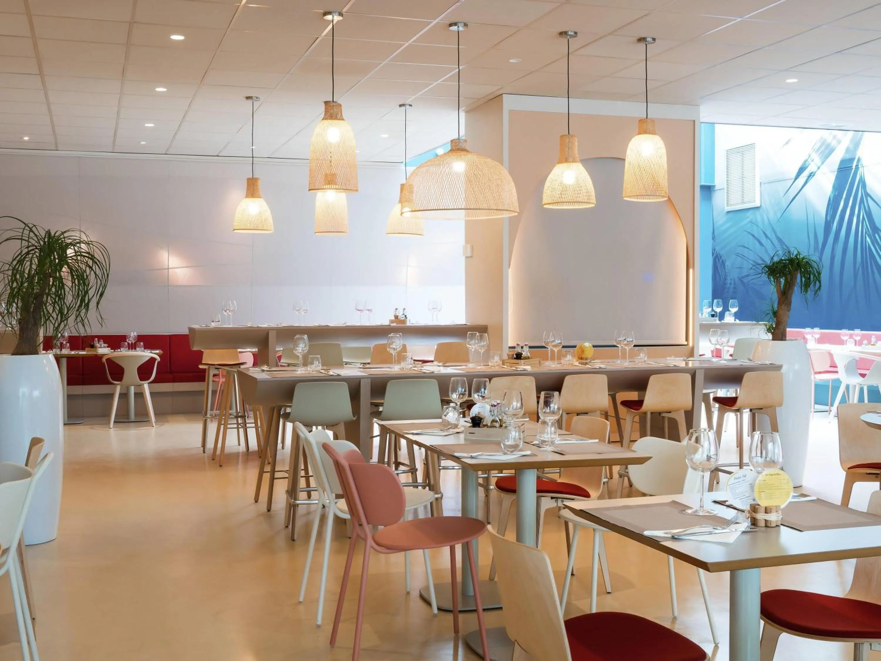Restaurant/places to eat in ibis Styles Toulon Centre Port