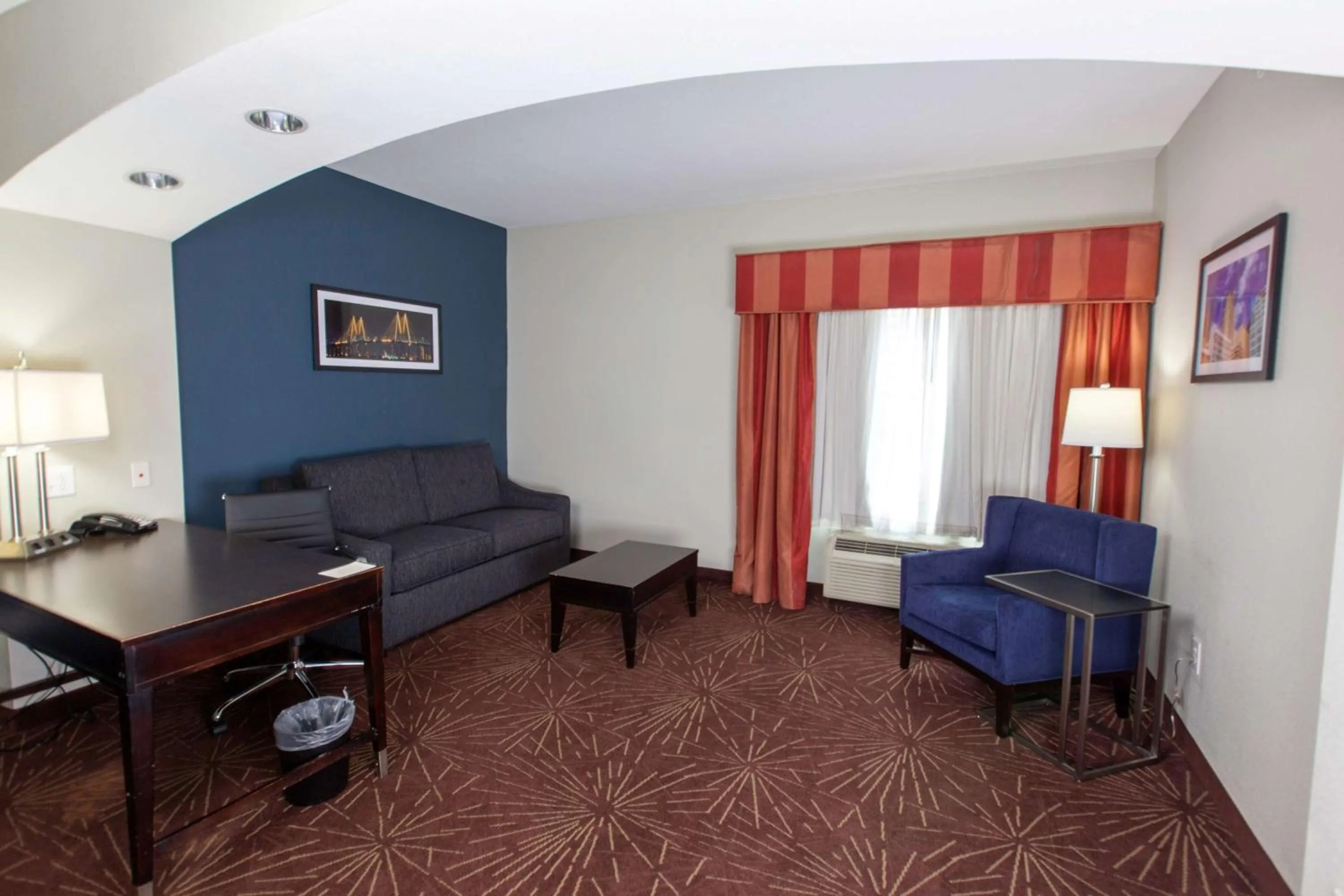 Photo of the whole room in La Quinta by Wyndham Houston East at Normandy