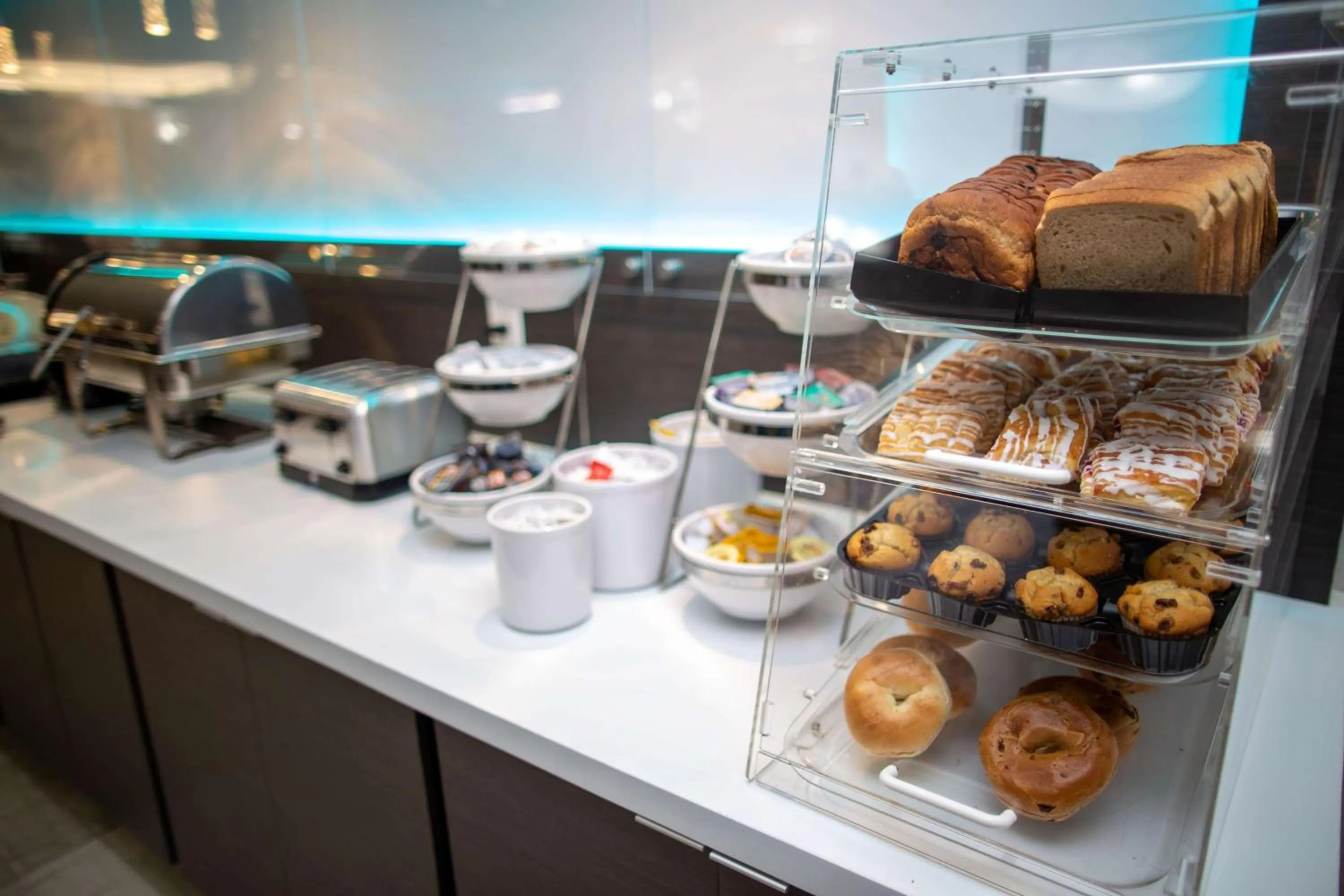 Restaurant/places to eat in La Quinta by Wyndham Houston East at Normandy