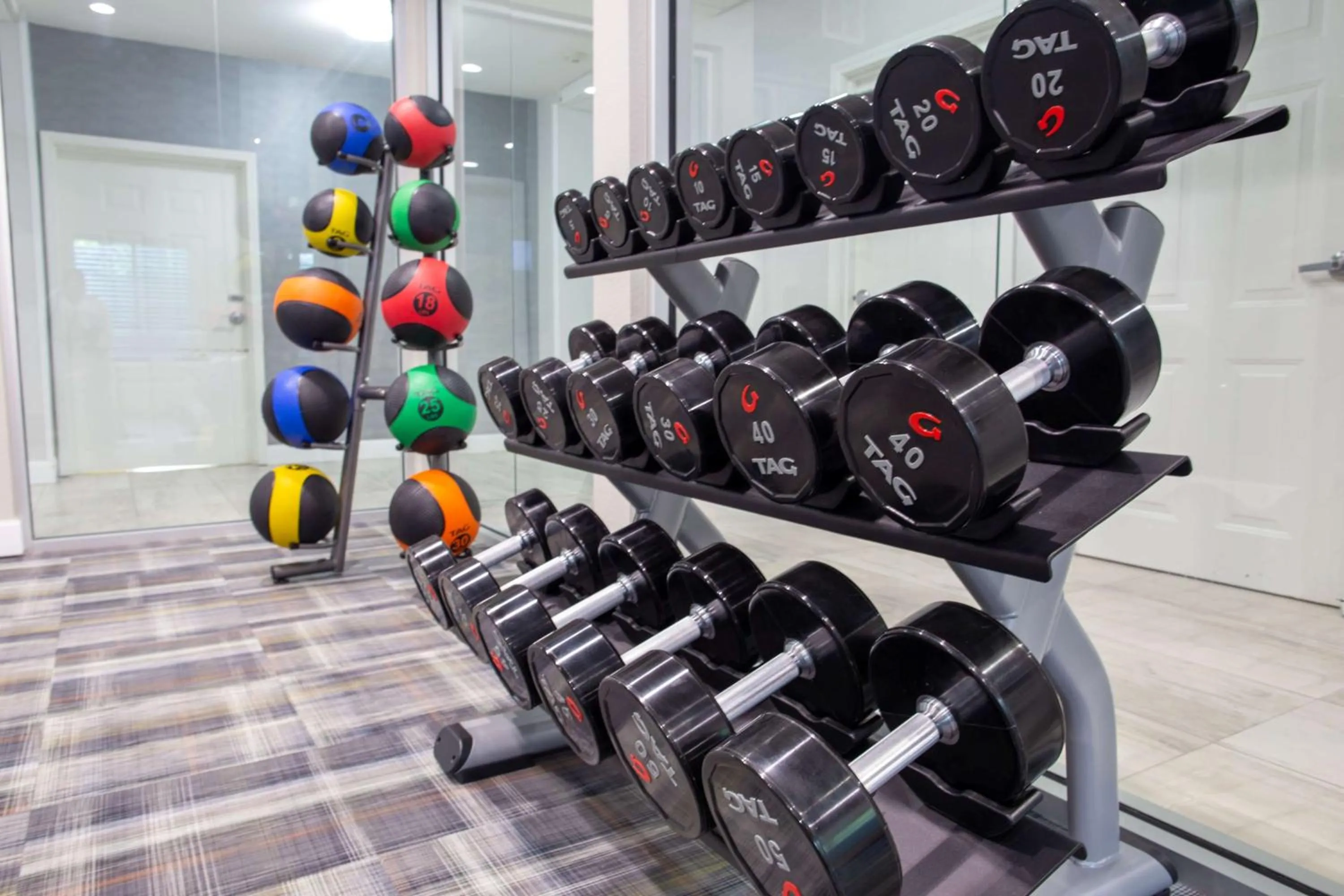 Fitness centre/facilities in La Quinta by Wyndham Houston East at Normandy