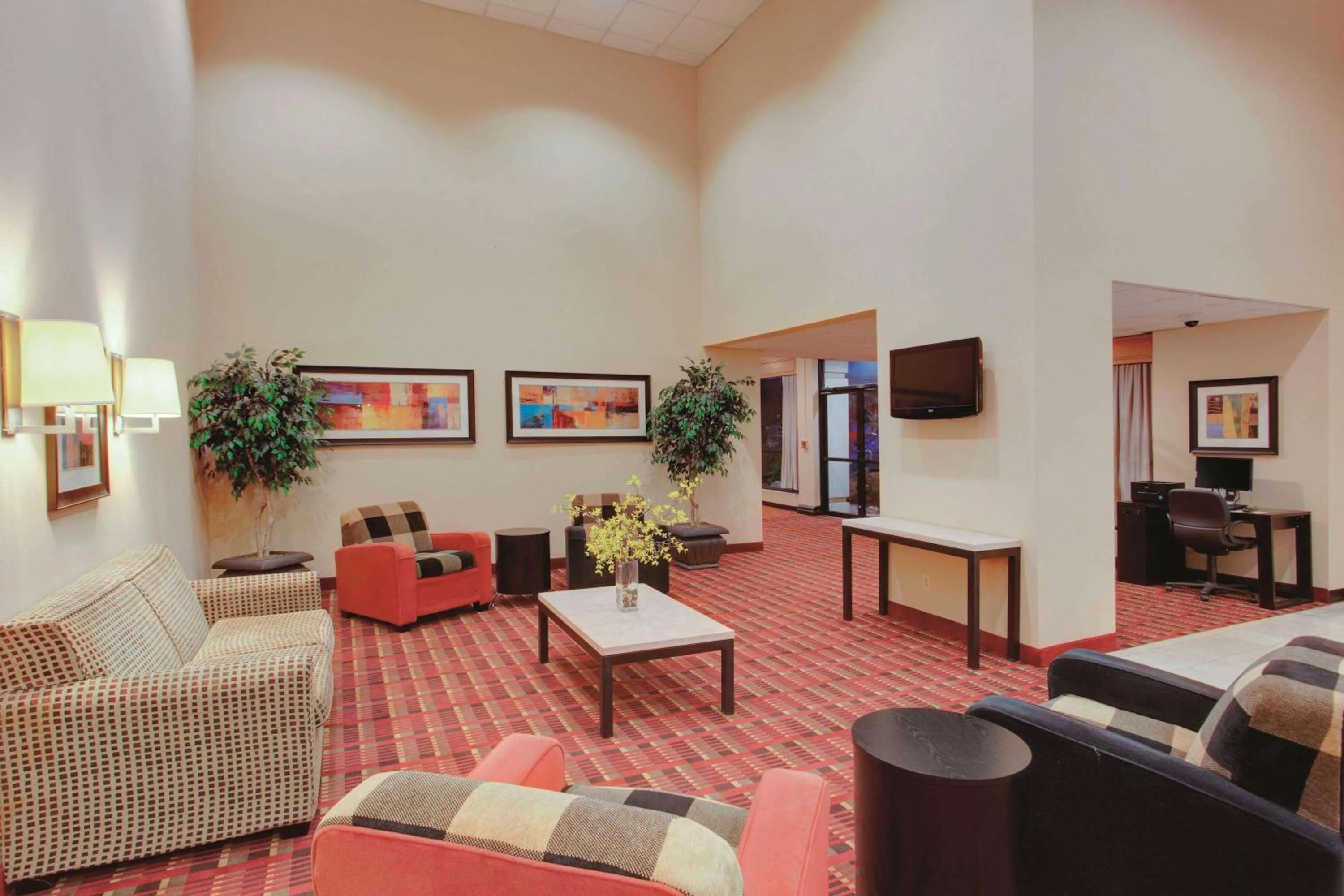 Lobby or reception in Ramada Inn by Wyndham Fairfield NJ