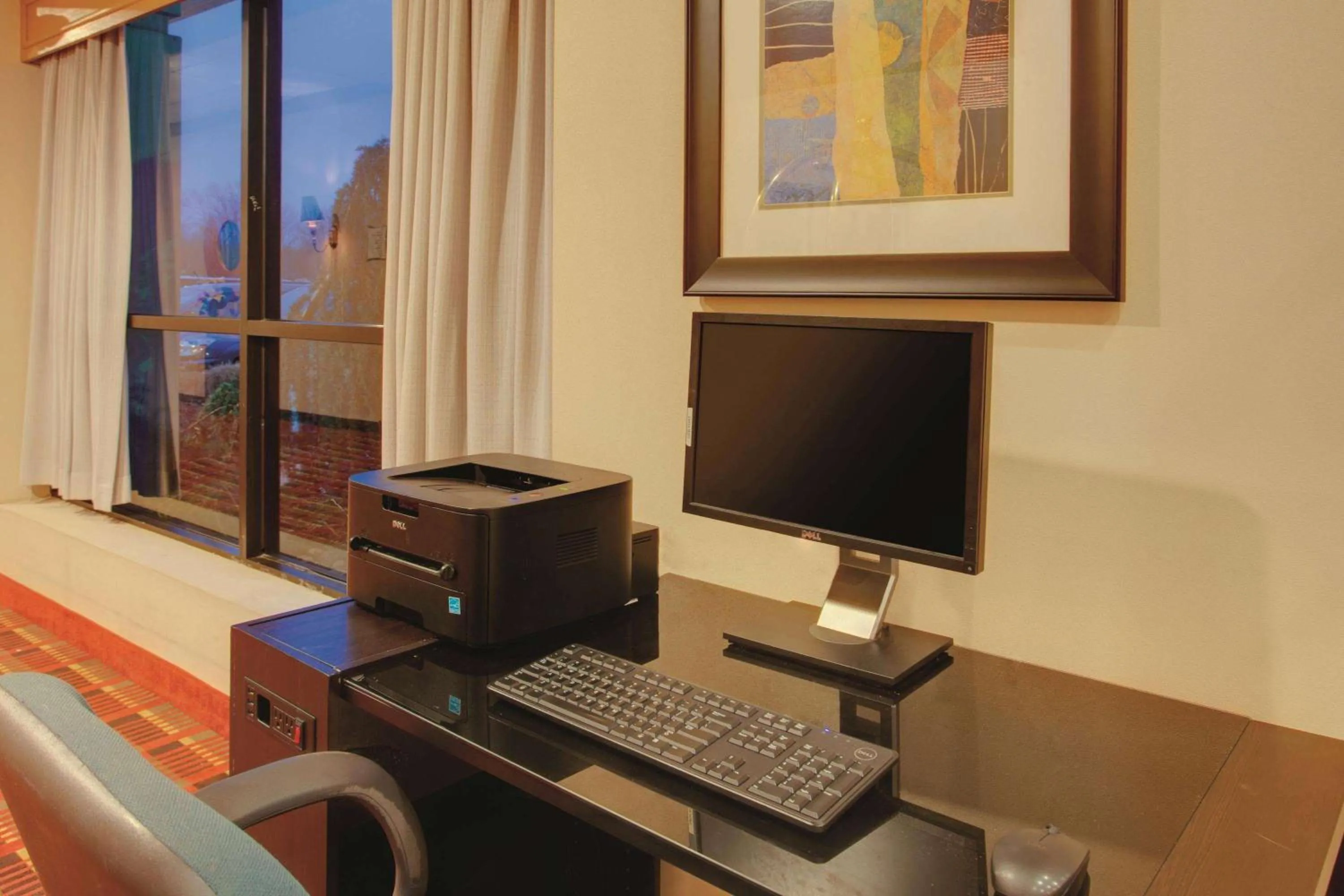 Business facilities in Ramada Inn by Wyndham Fairfield NJ