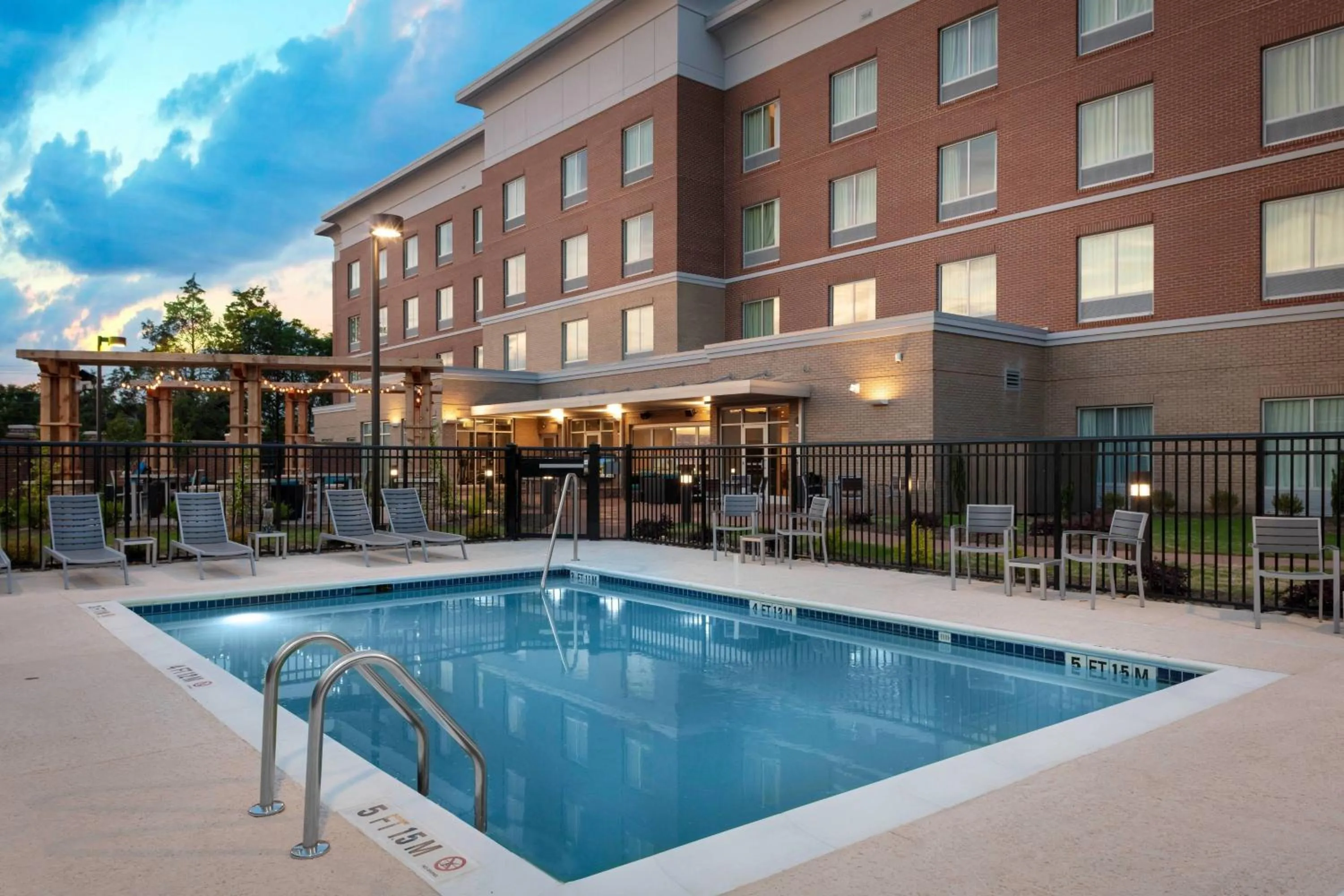 Swimming pool in Fairfield Inn & Suites Charlotte Pineville