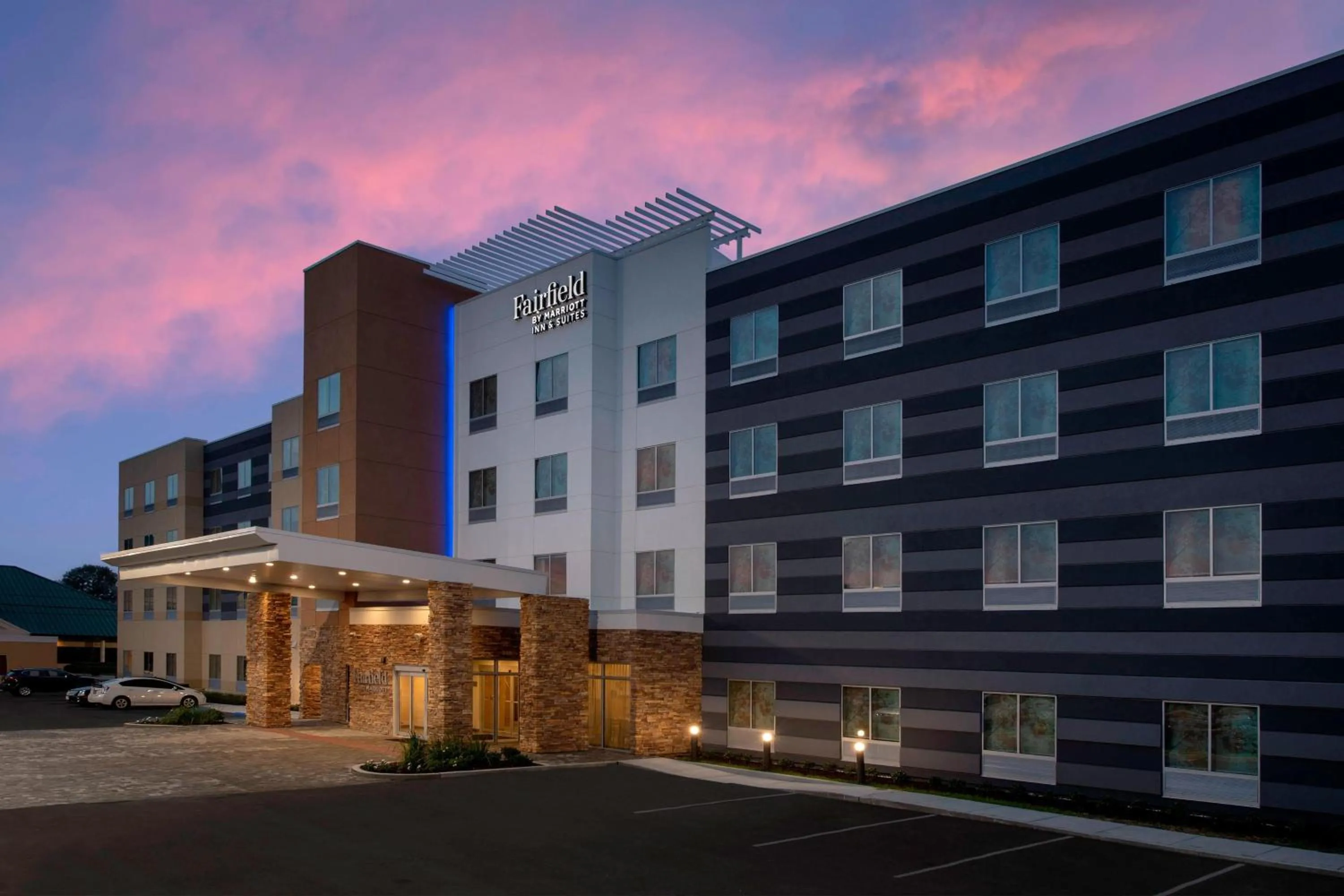 Property building in Fairfield Inn & Suites by Marriott New Orleans Metairie