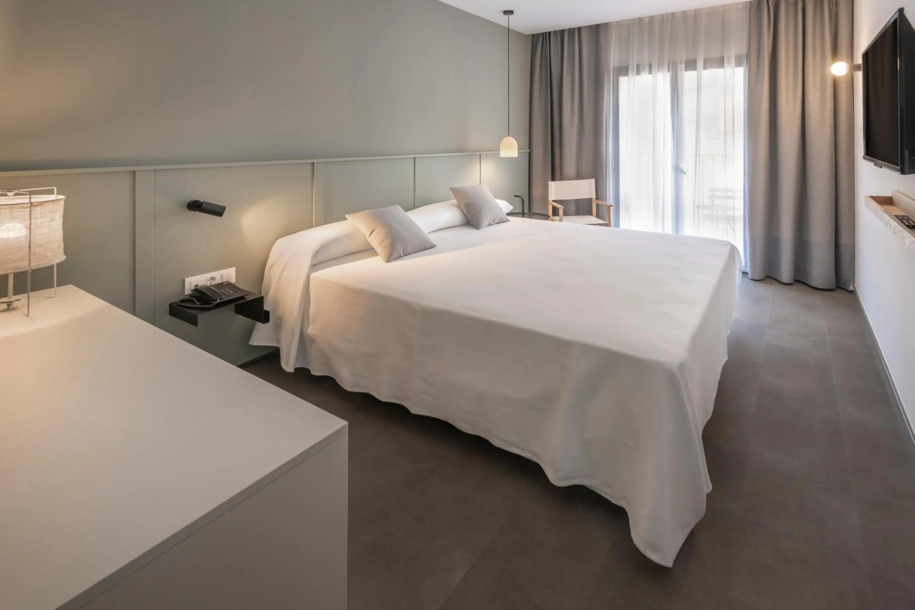 Photo of the whole room, Bed in GHT Miratge - Only Adults 18 and up