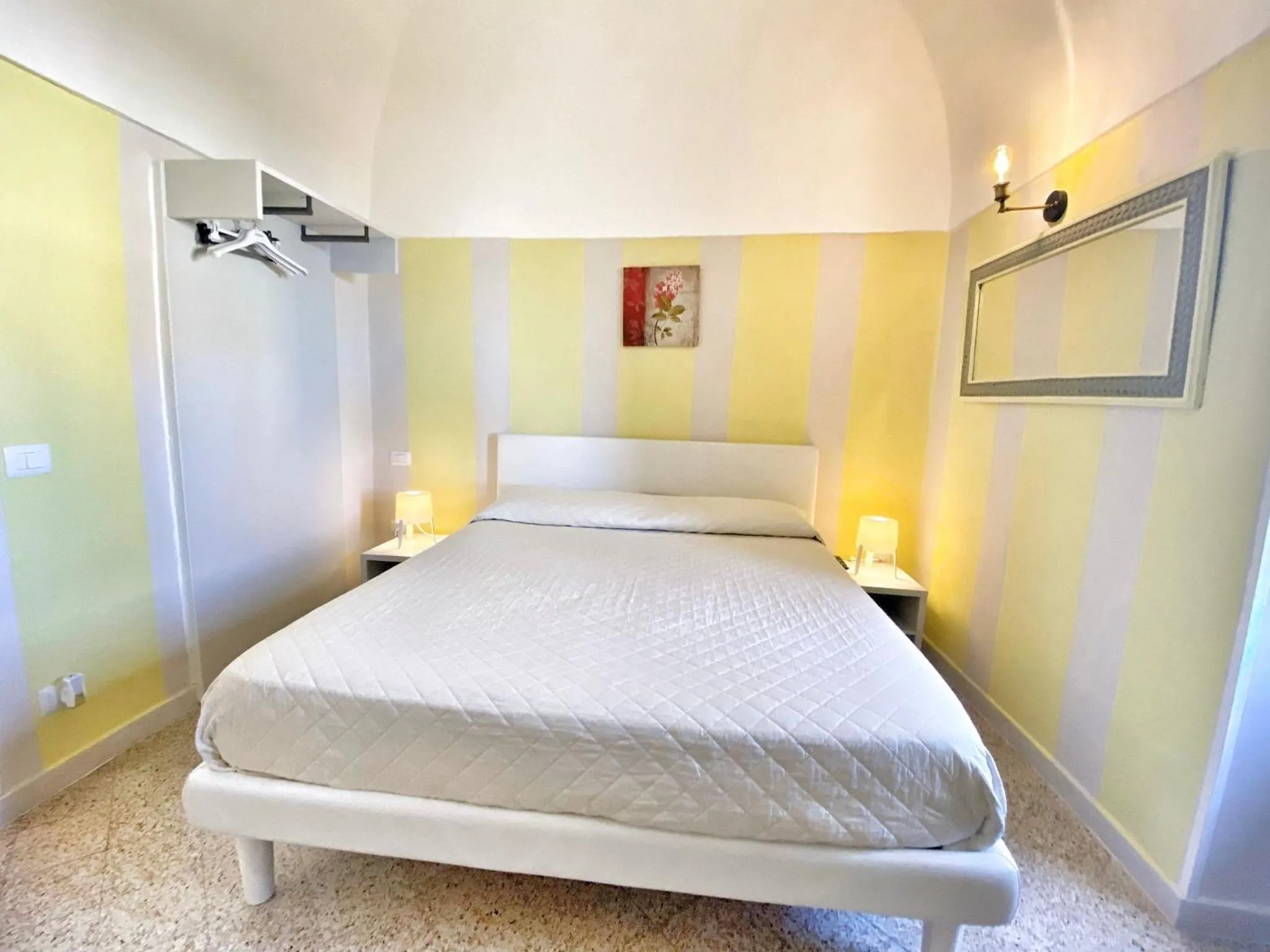 Bed in Porto Salvo