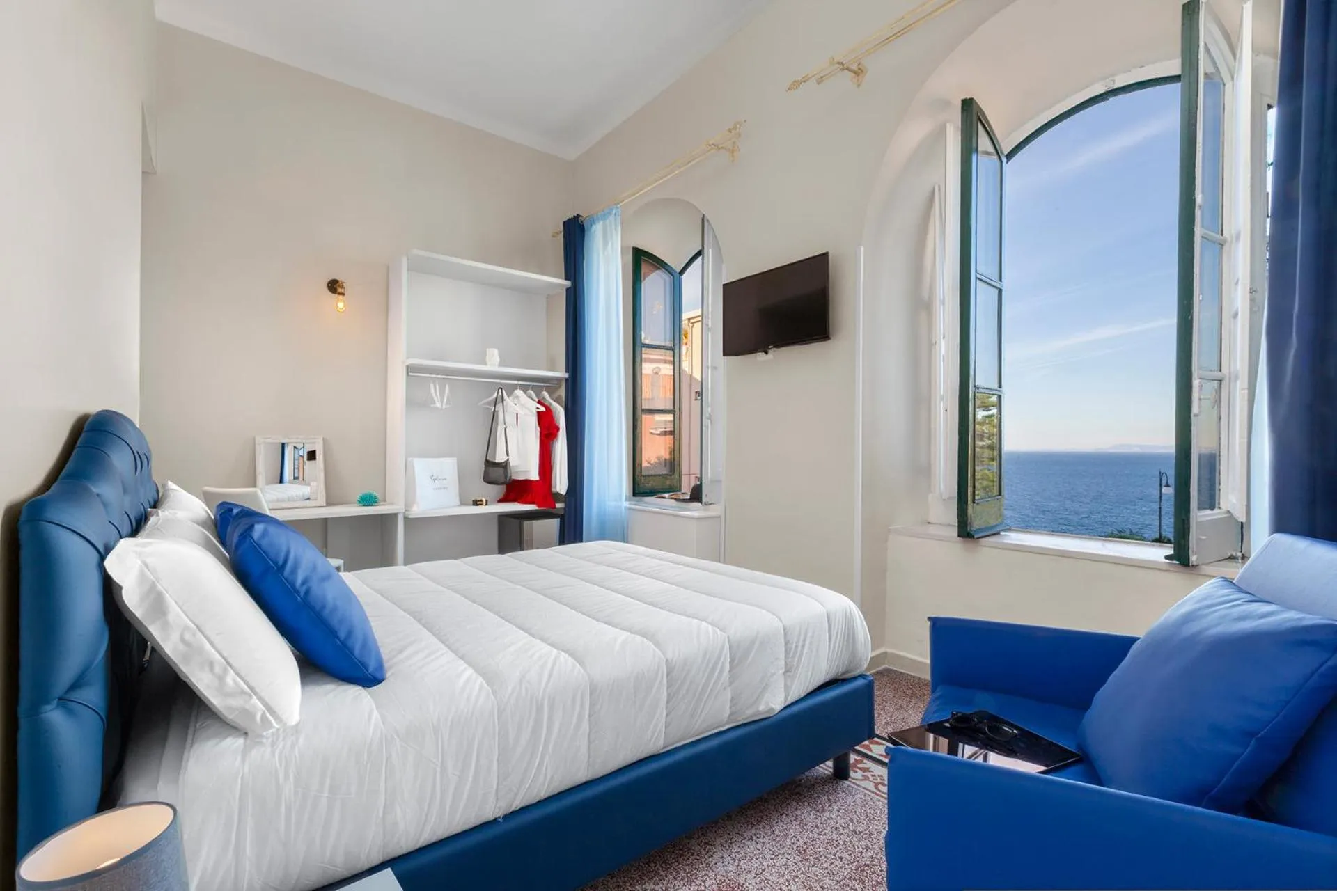 Bed in Porto Salvo