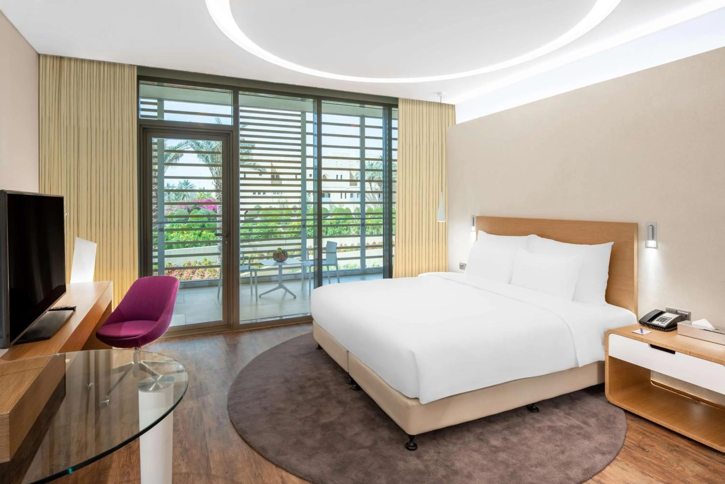 Photo of the whole room, Bed in Radisson Blu Hotel & Residence, Riyadh Diplomatic Quarter