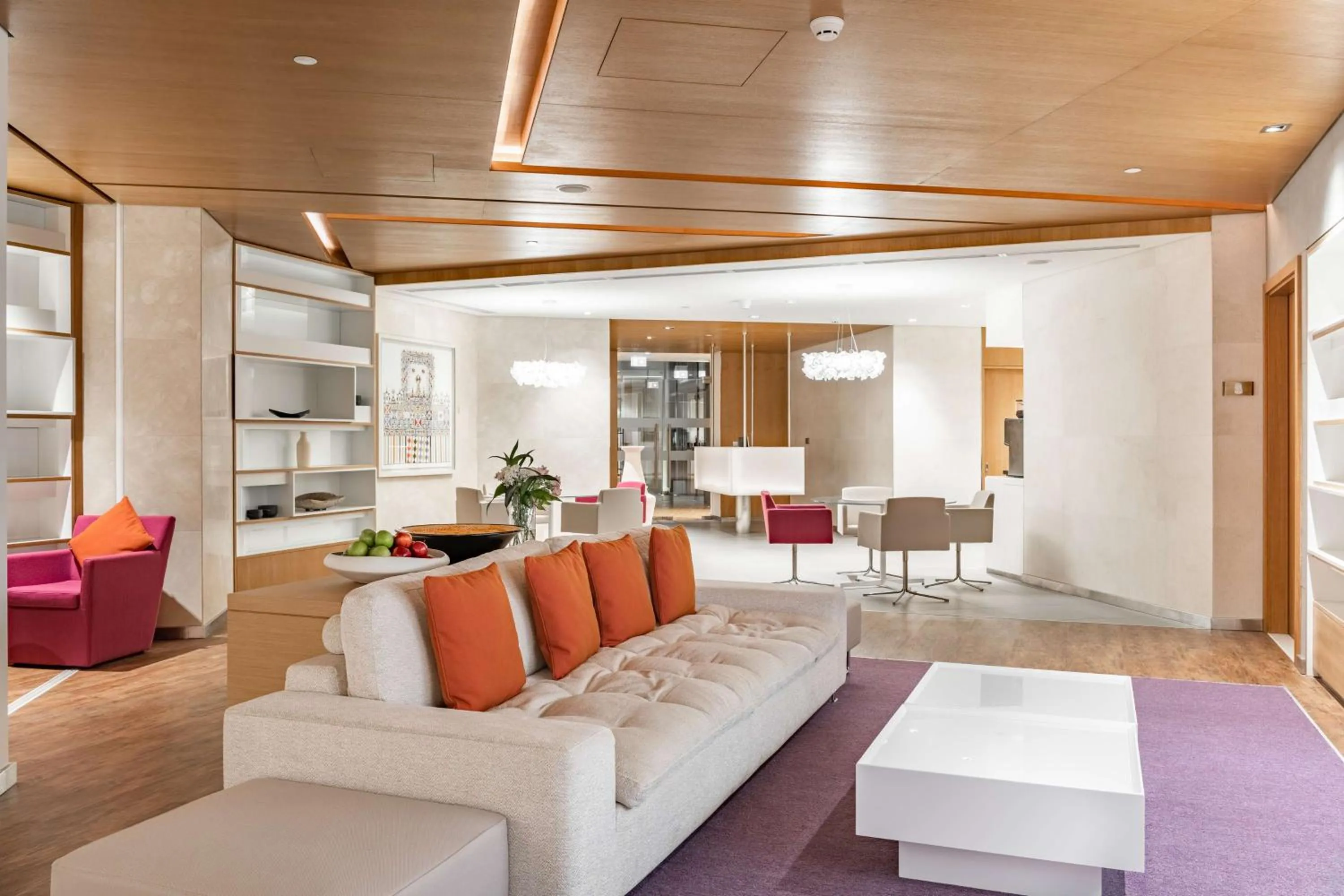 Lounge or bar in Radisson Blu Hotel & Residence, Riyadh Diplomatic Quarter