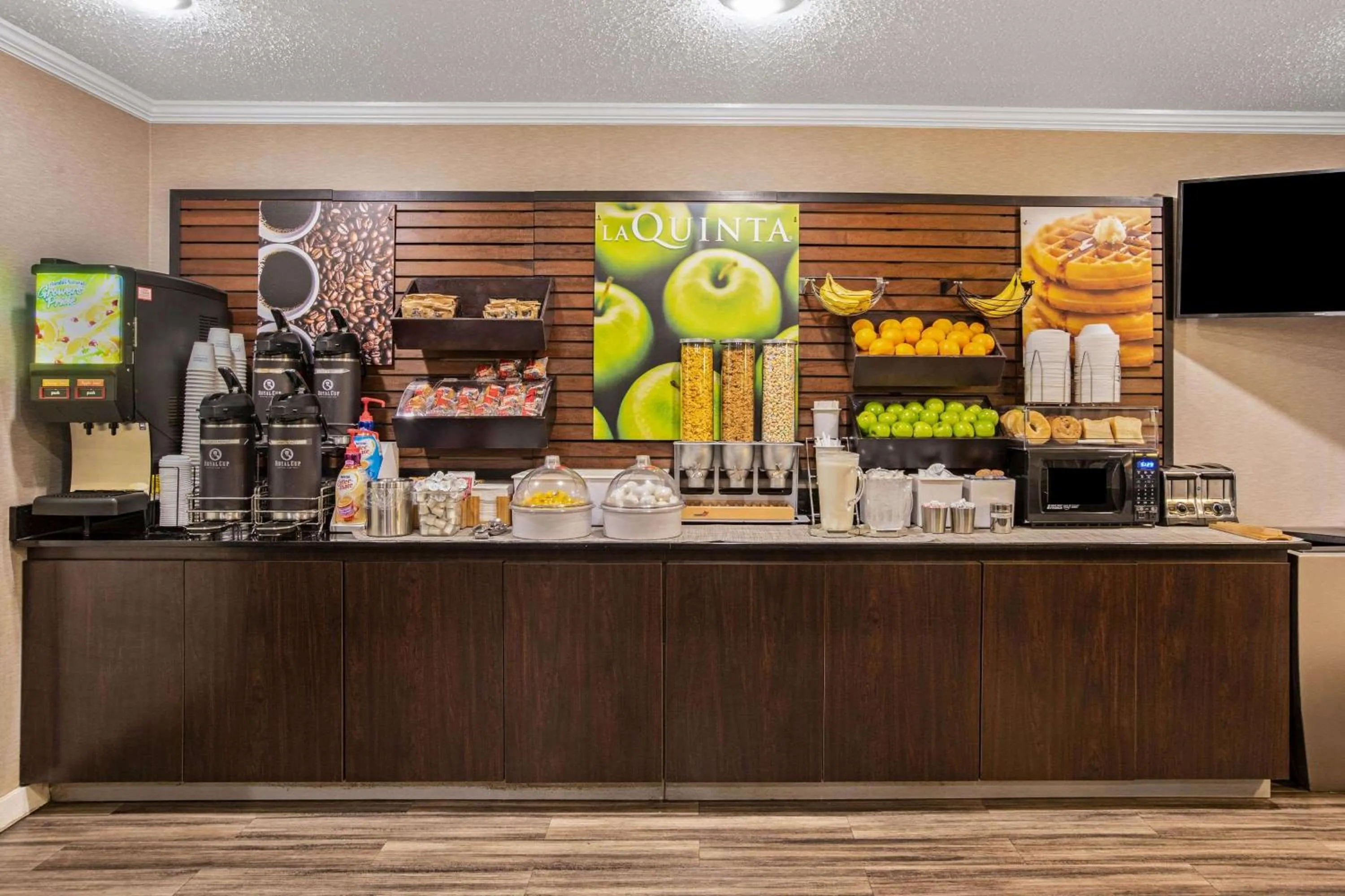 Restaurant/places to eat in La Quinta by Wyndham N Little Rock - McCain Mall