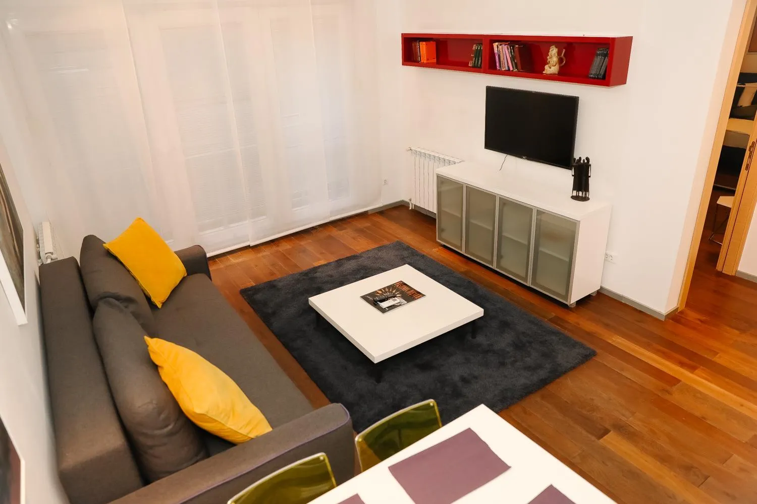 STATUS Superior Apartments