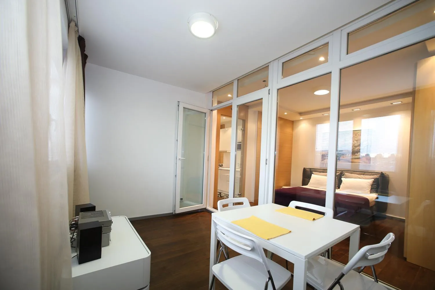 STATUS Superior Apartments