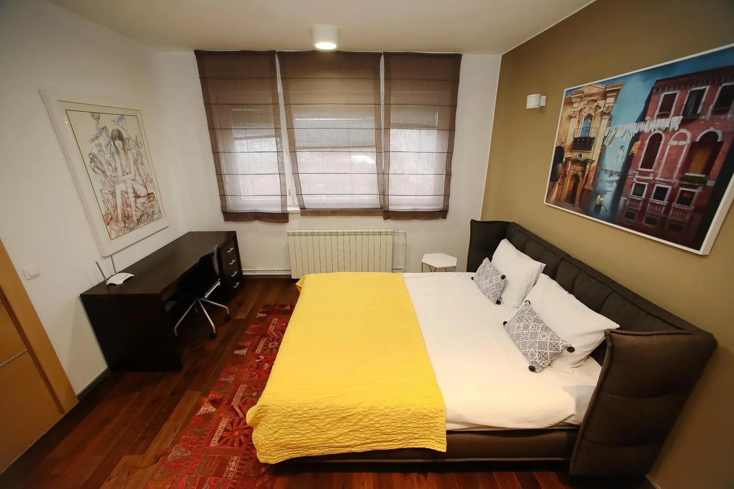 Bed in STATUS Superior Apartments