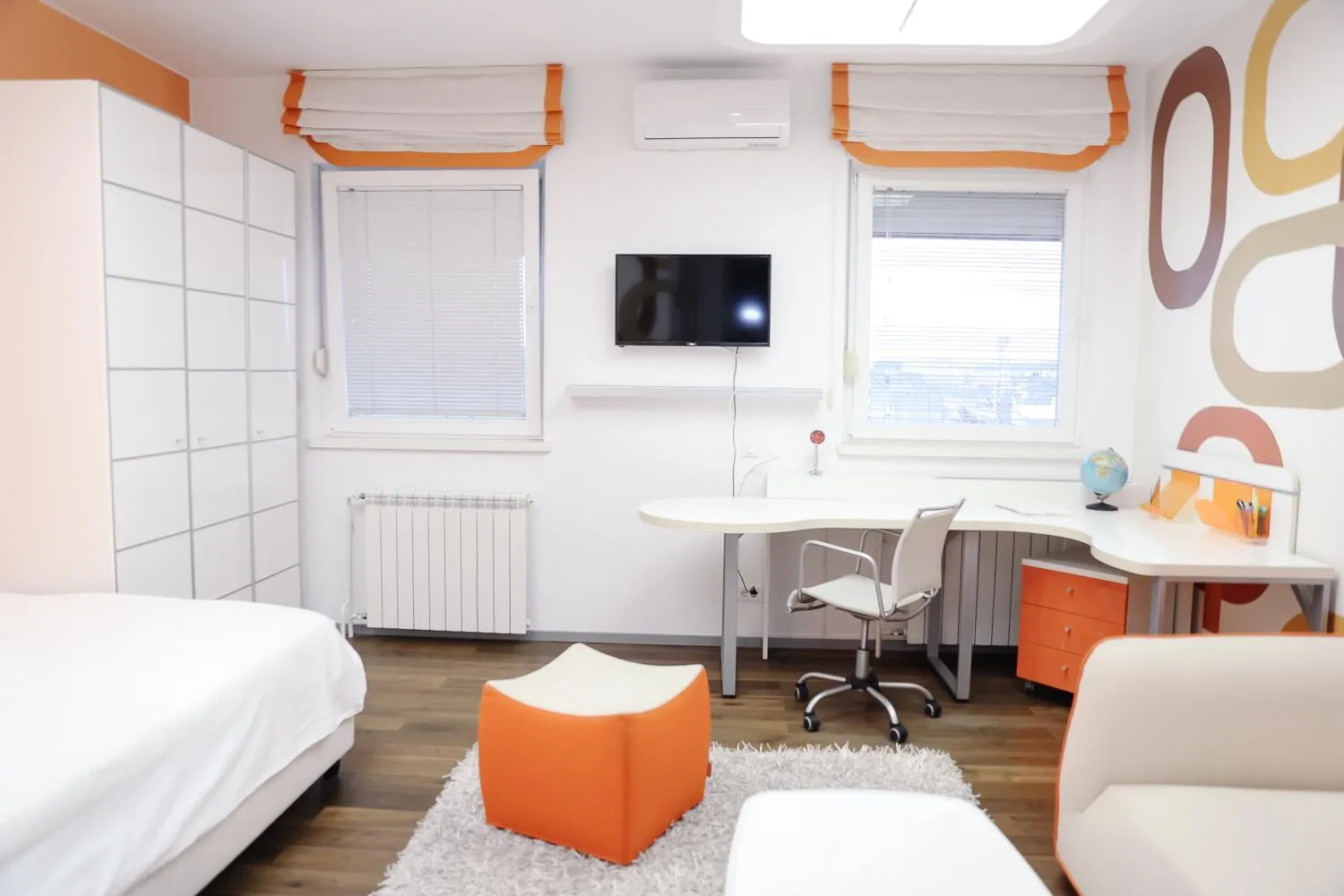 Bed in STATUS Superior Apartments