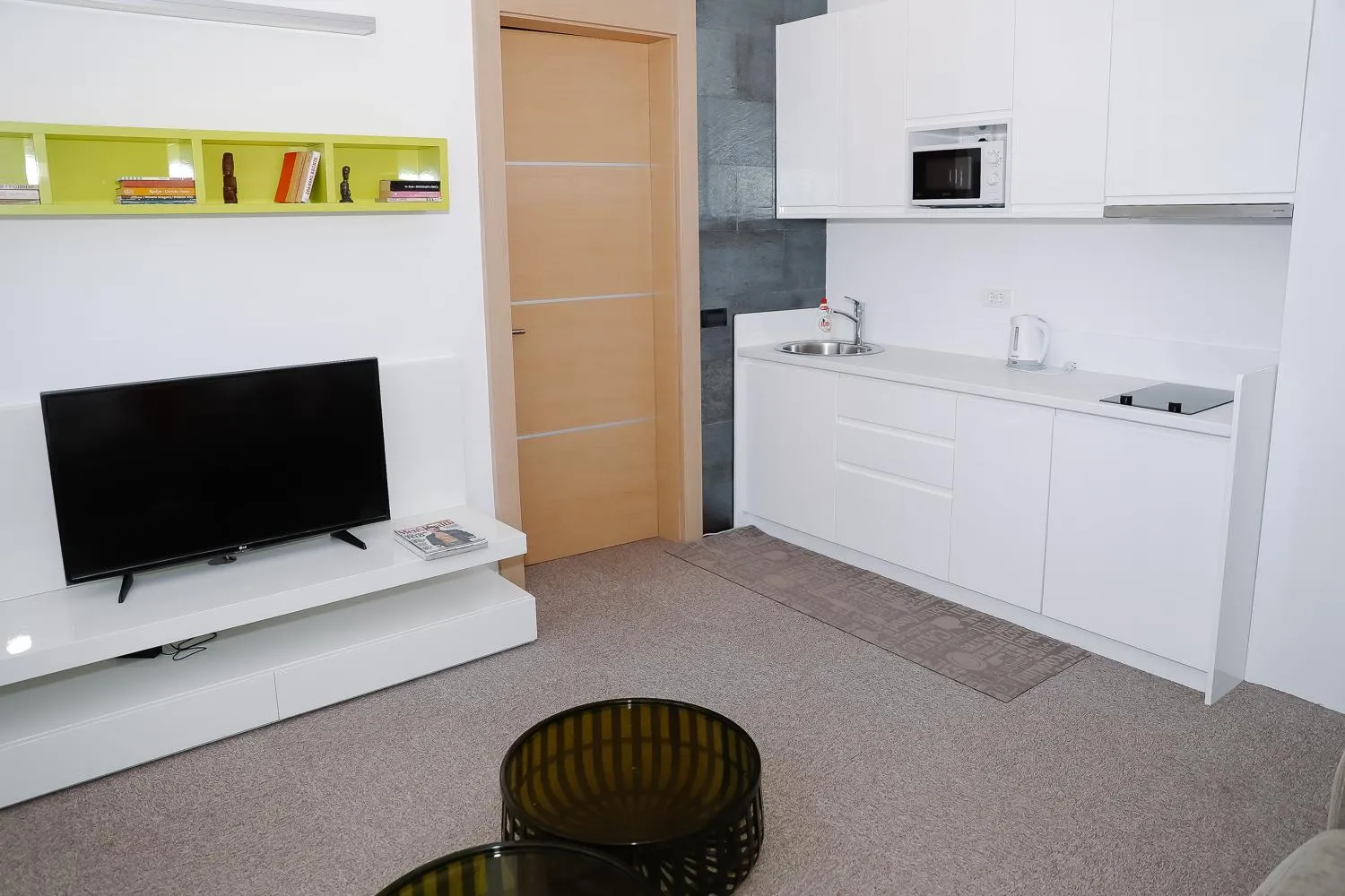 STATUS Superior Apartments