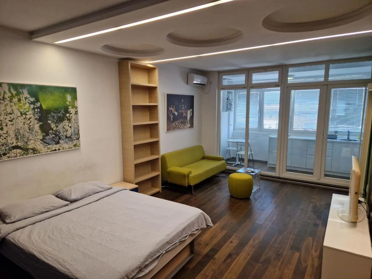 Bed in STATUS Superior Apartments