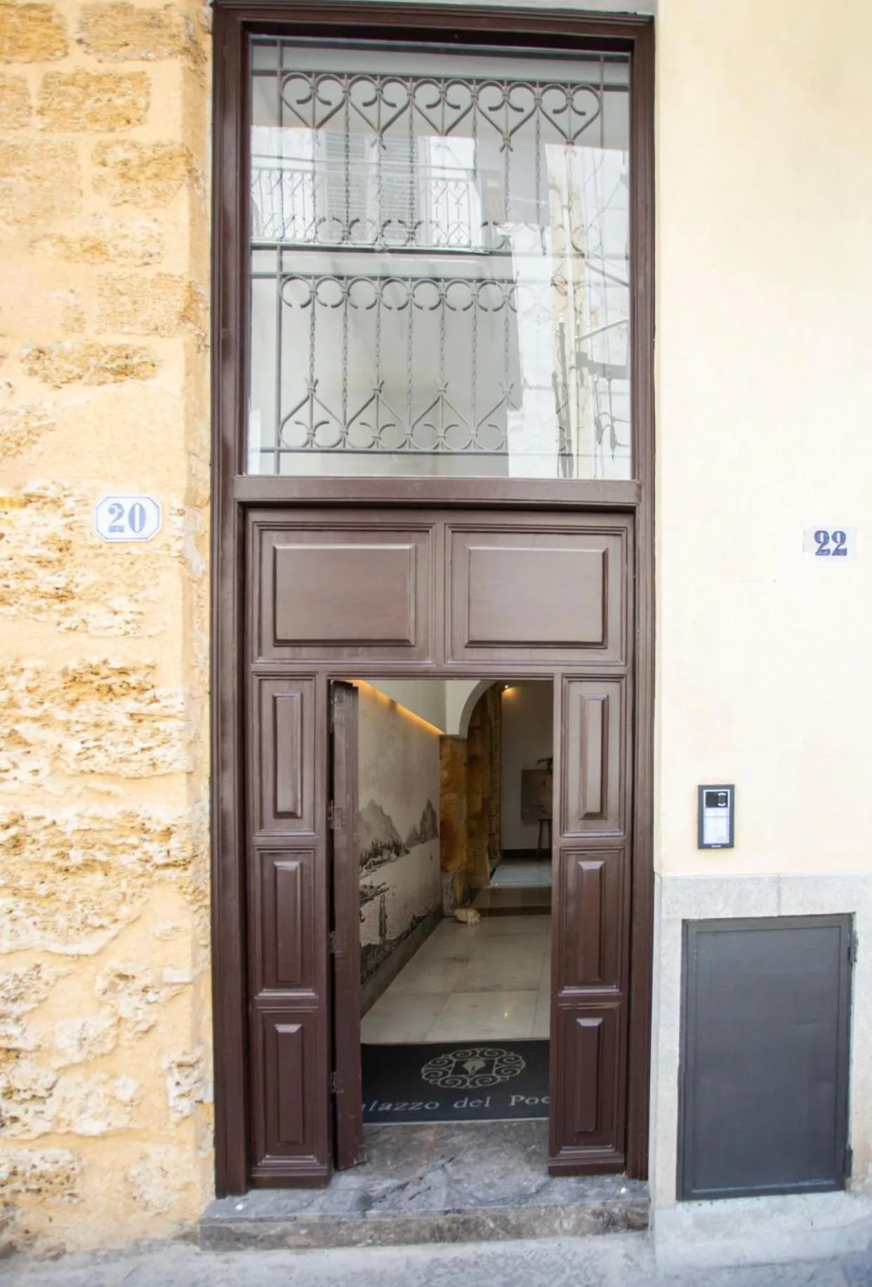 Facade/entrance in Palazzo del Poeta - Dimora Contemporanea
