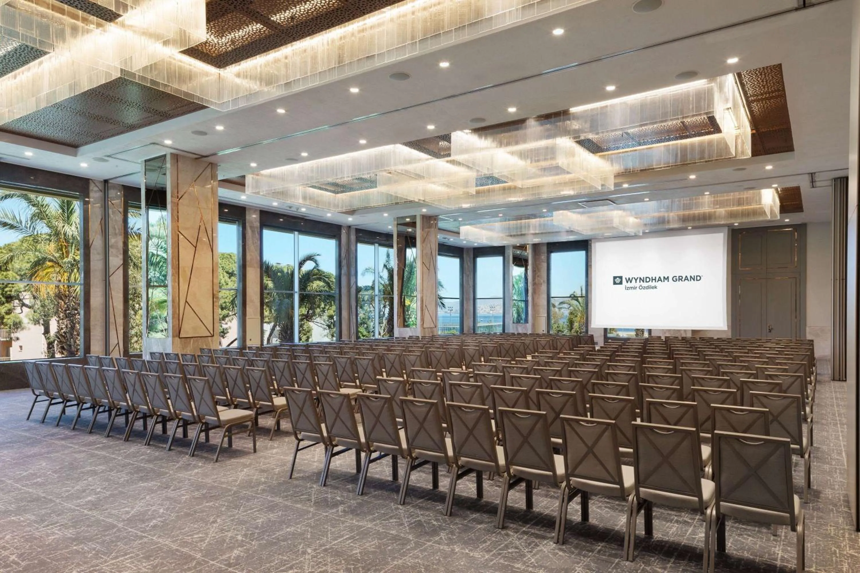 Meeting/conference room in Wyndham Grand Izmir Ozdilek Thermal & Spa